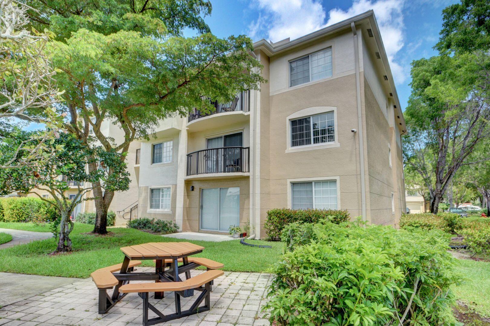 300 Crestwood Court N 304