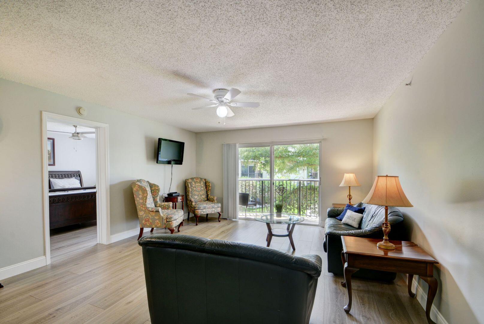 300 Crestwood Court N 304