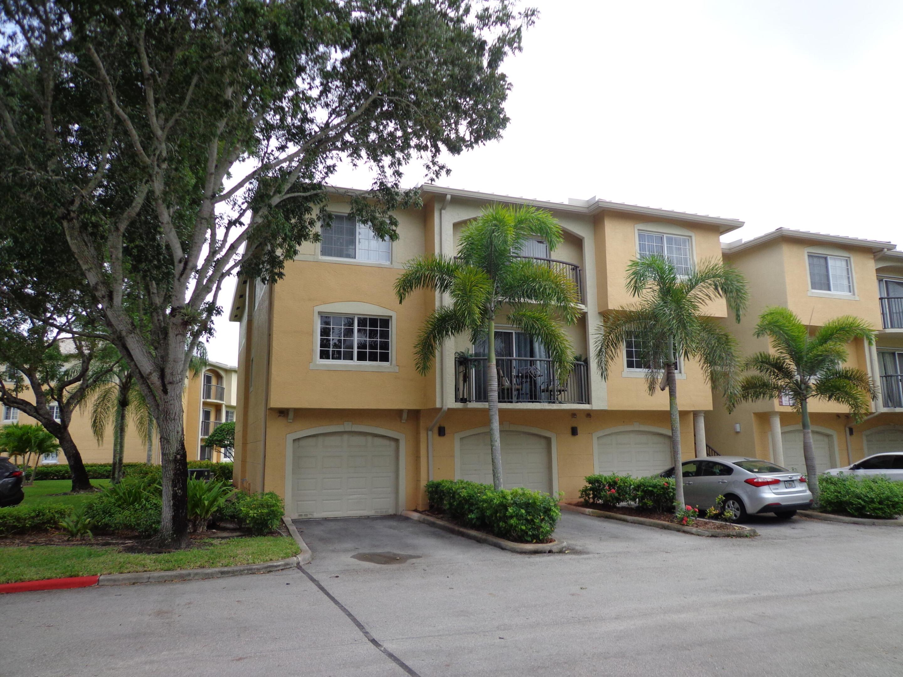 300 Crestwood Court N 304