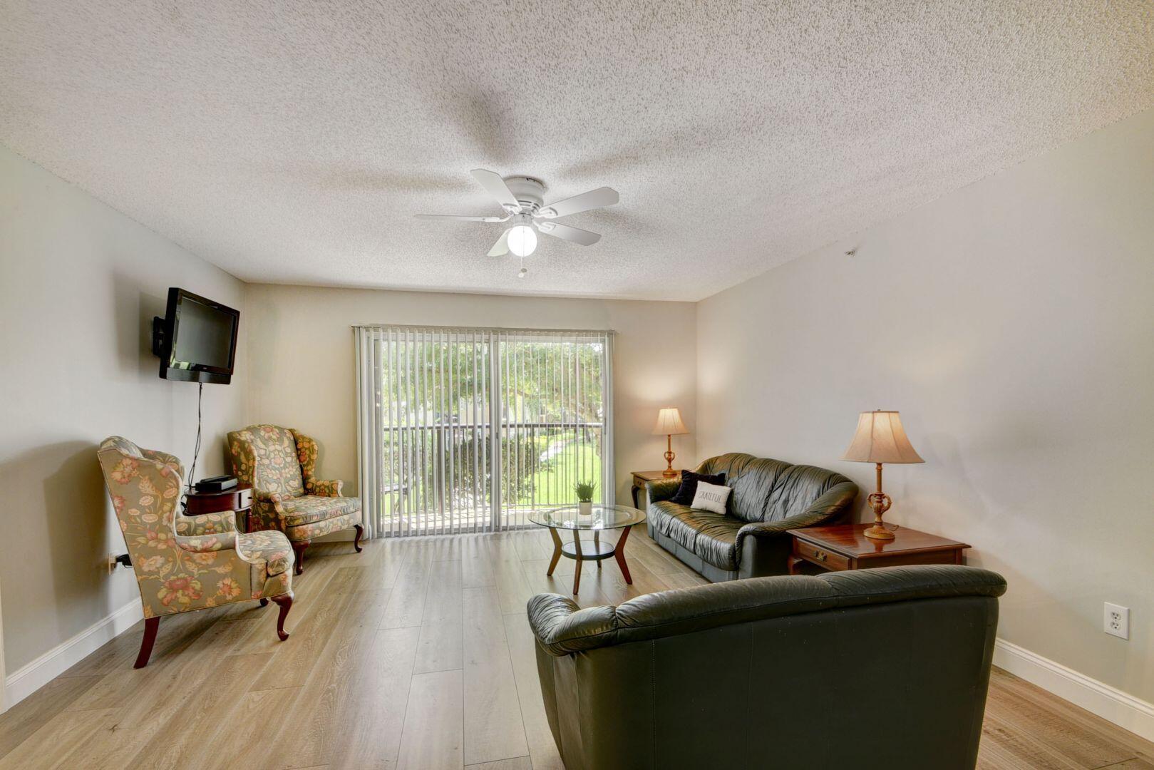 300 Crestwood Court N 304