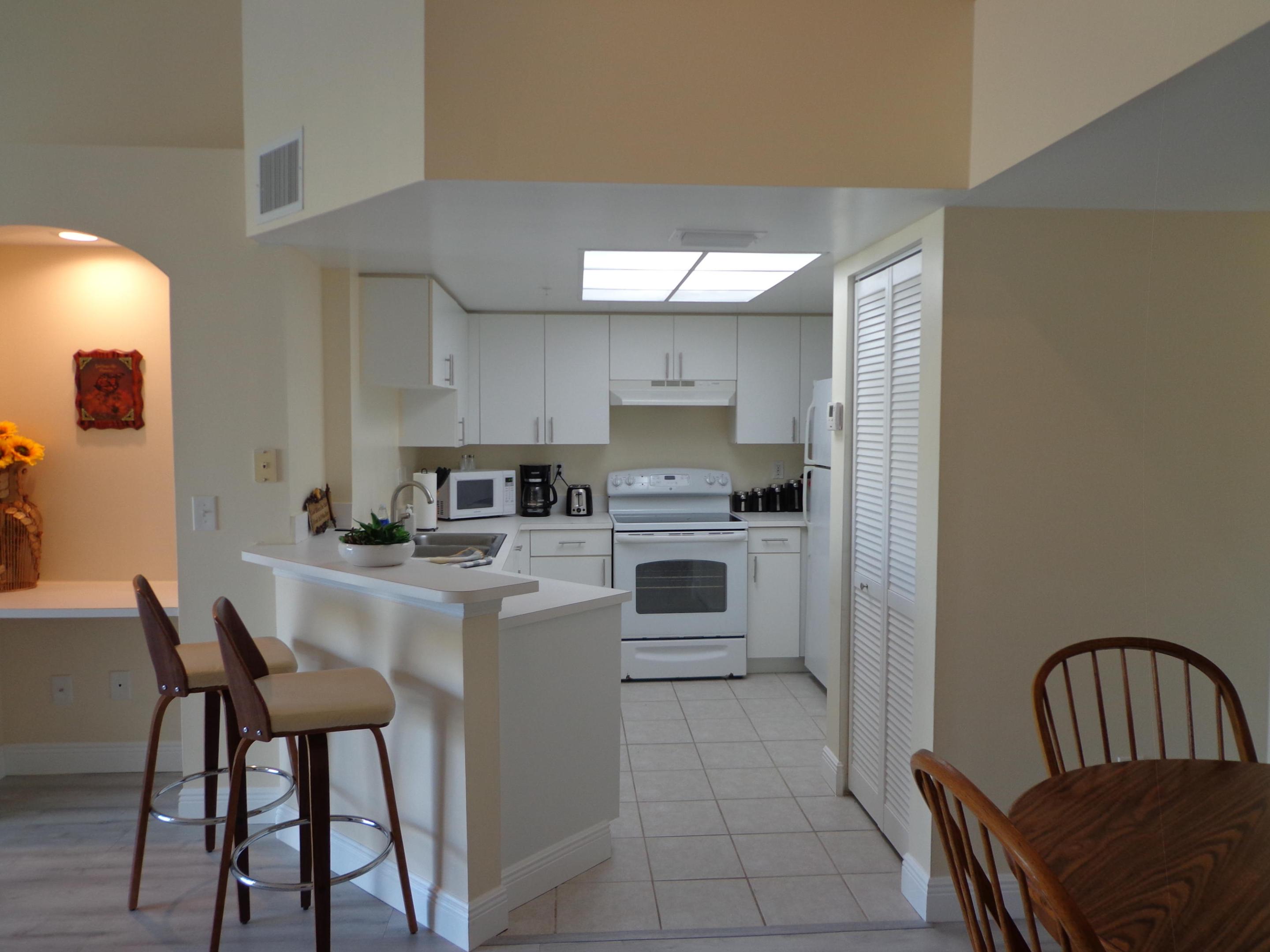 300 Crestwood Court N 307