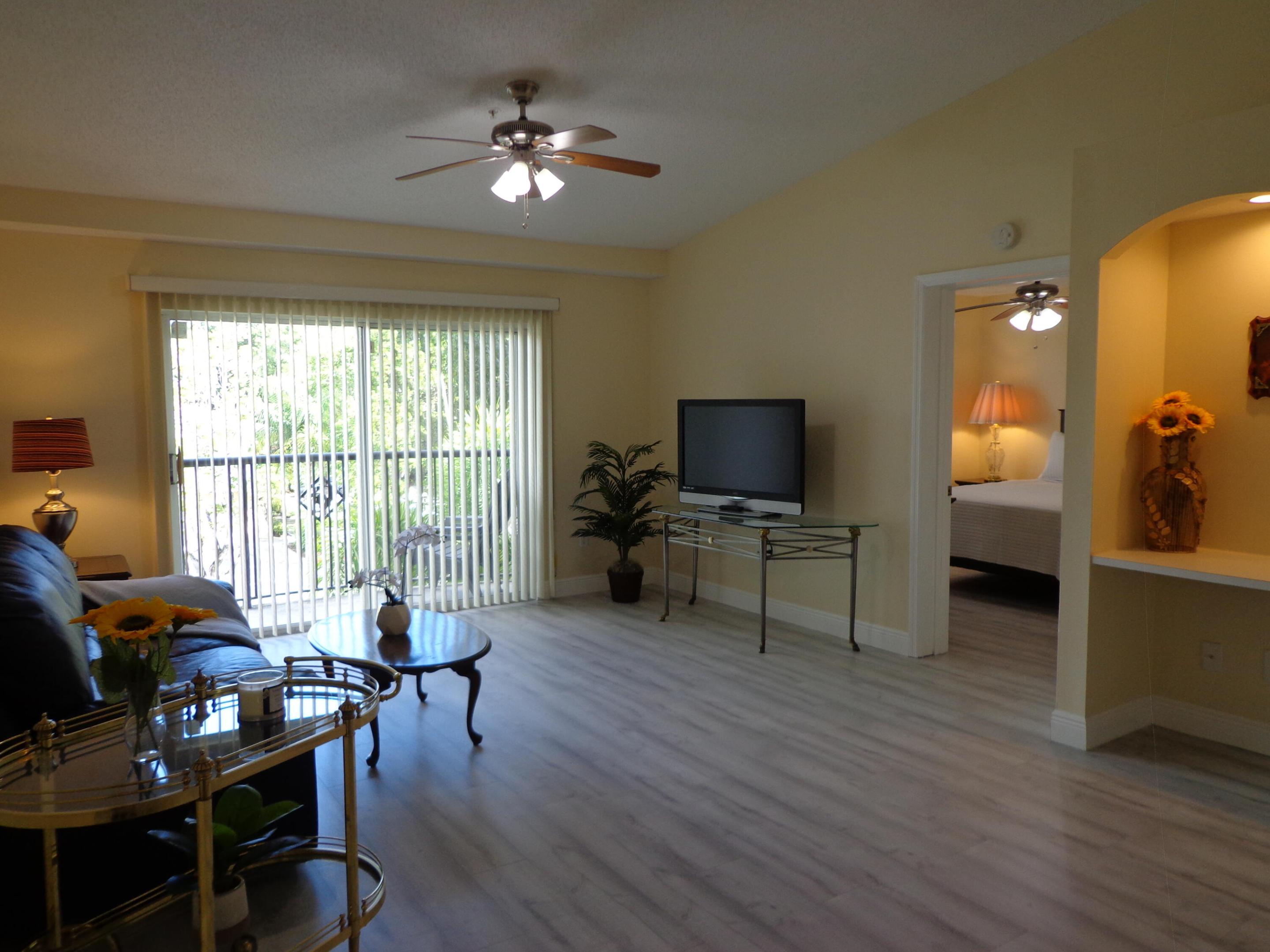 300 Crestwood Court N 307
