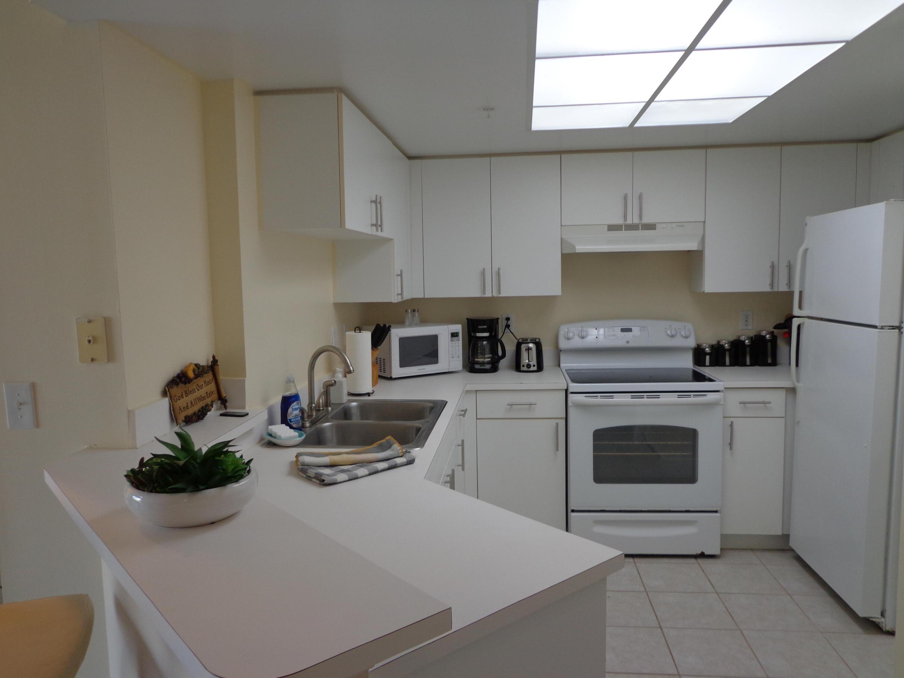 300 Crestwood Court N 307
