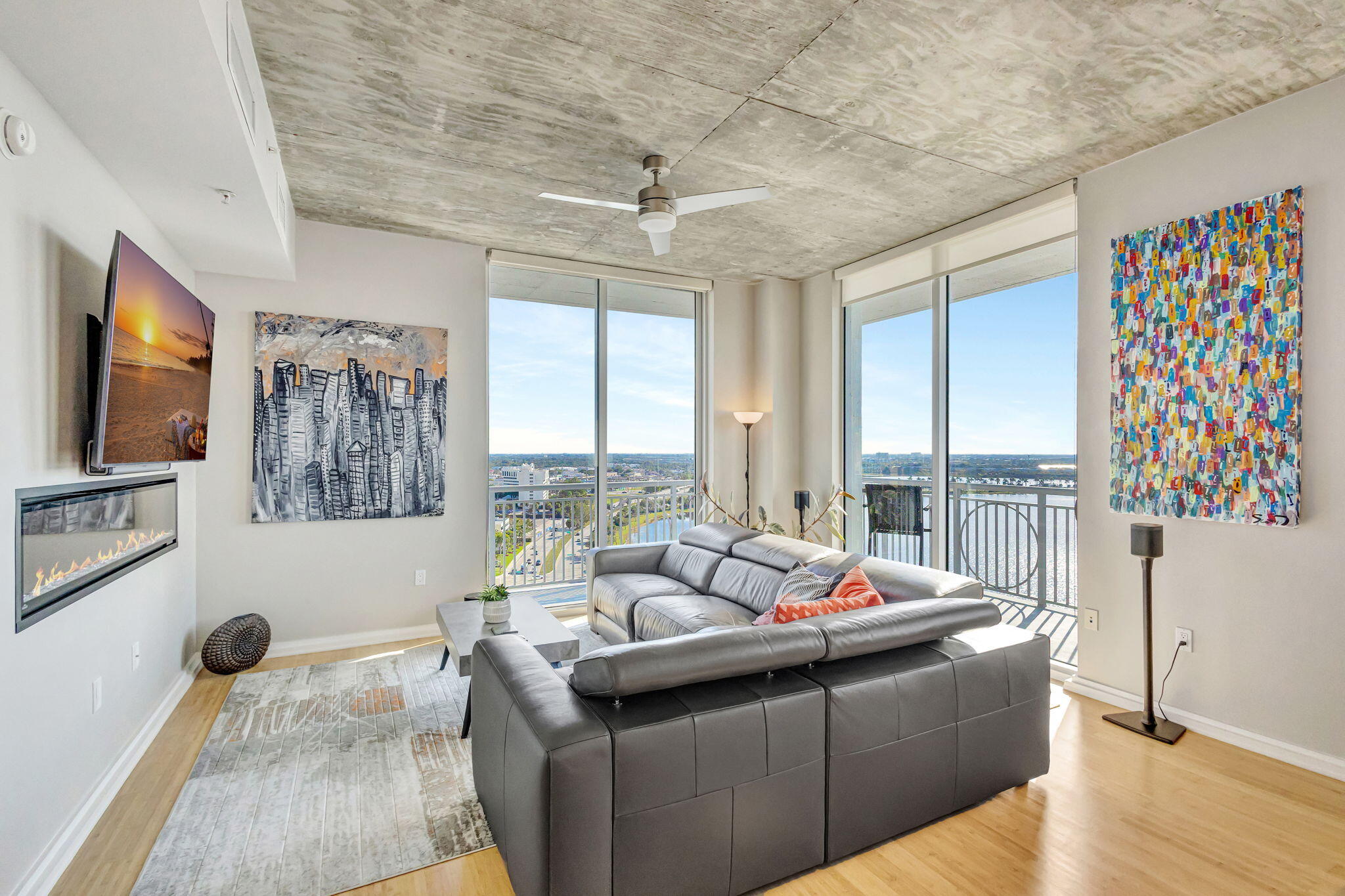 300 S Australian 1513 Avenue 1513