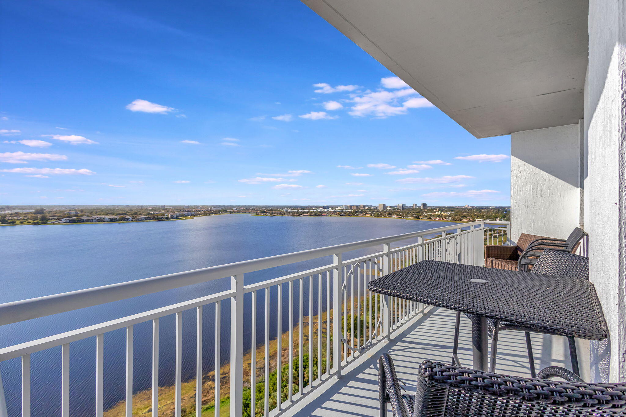 300 S Australian 1513 Avenue 1513