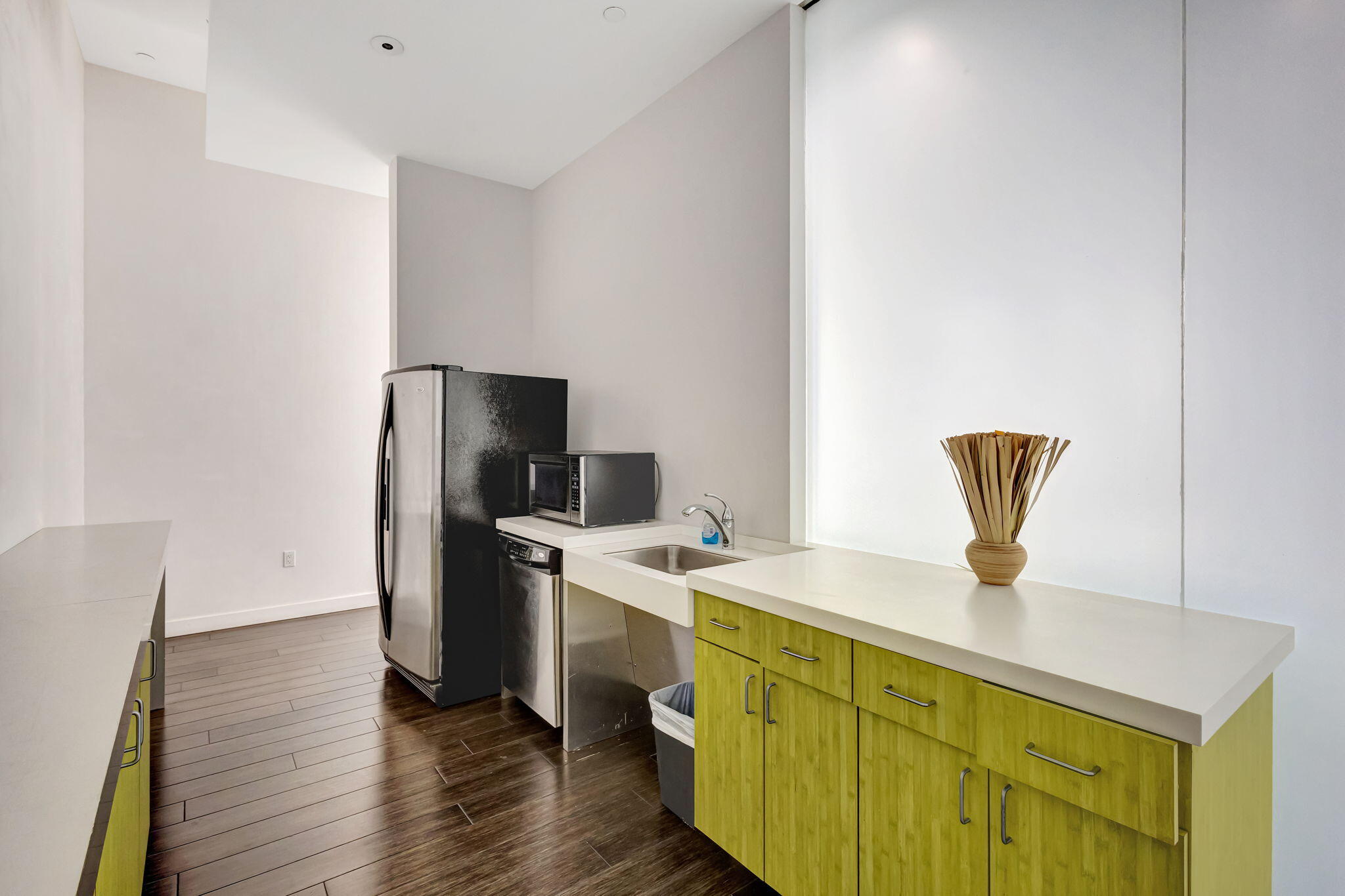 300 S Australian 1513 Avenue 1513