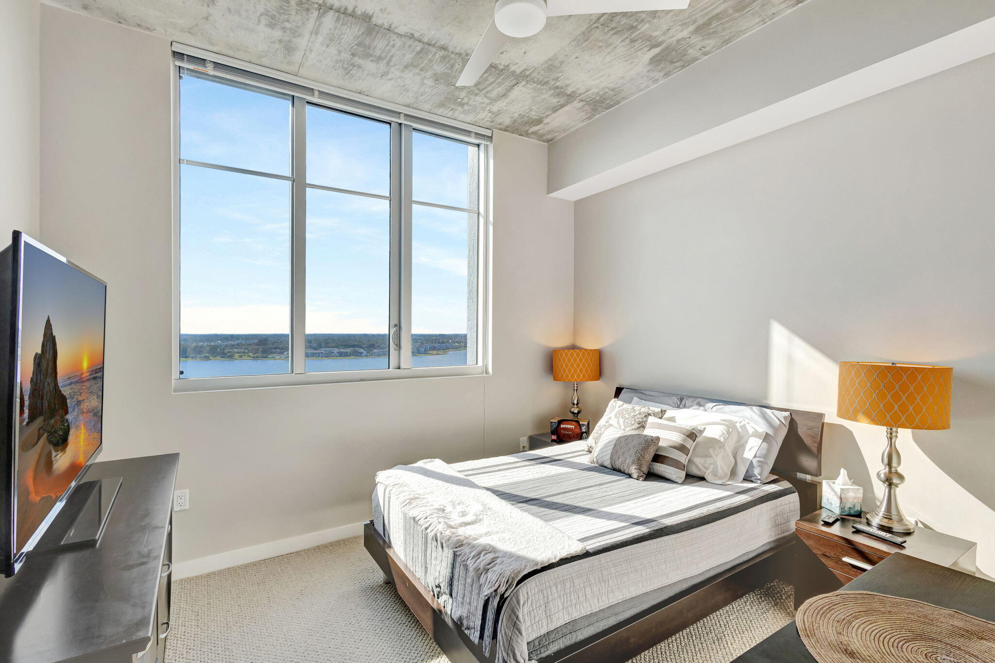 300 S Australian 1513 Avenue 1513