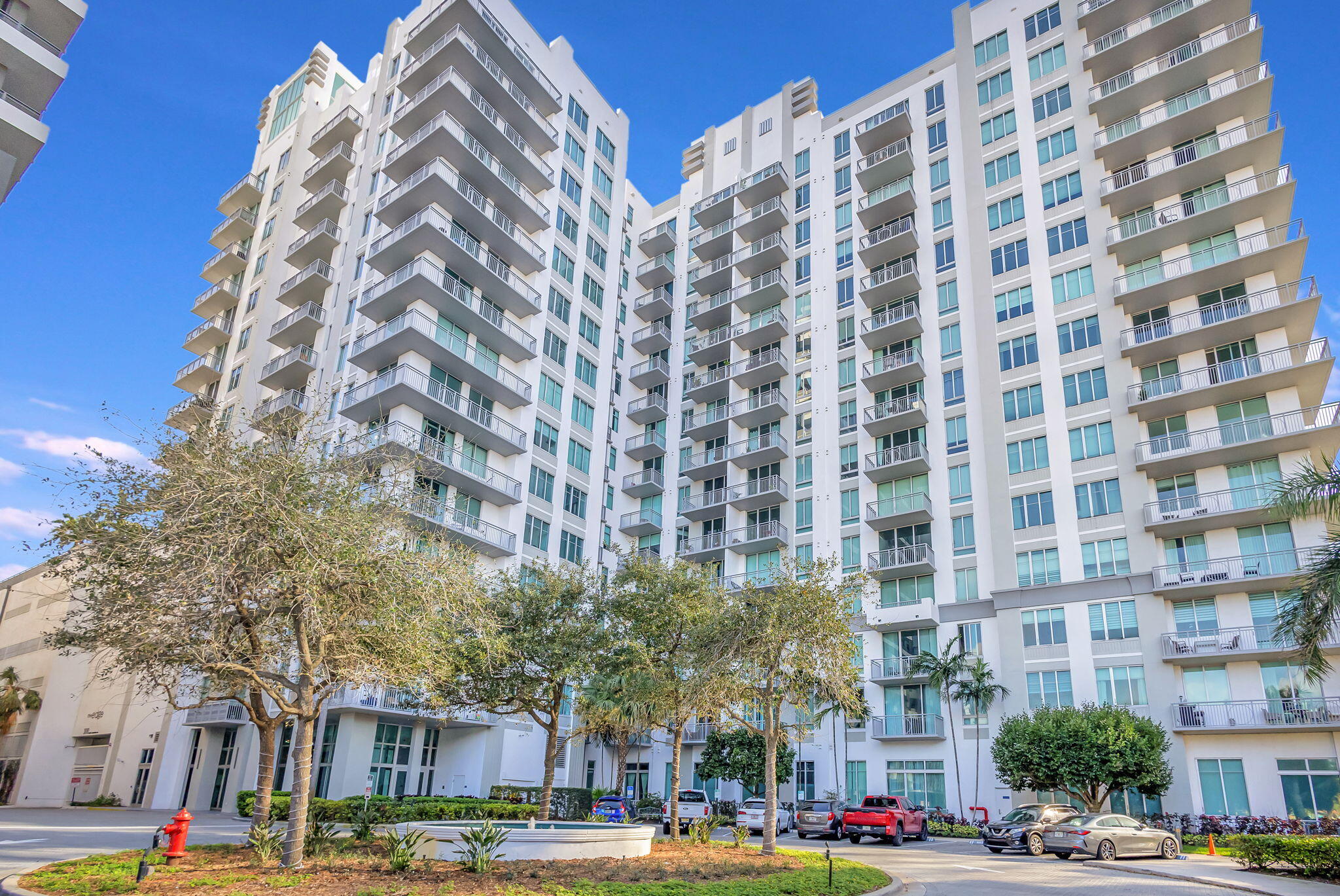 300 S Australian 1513 Avenue 1513