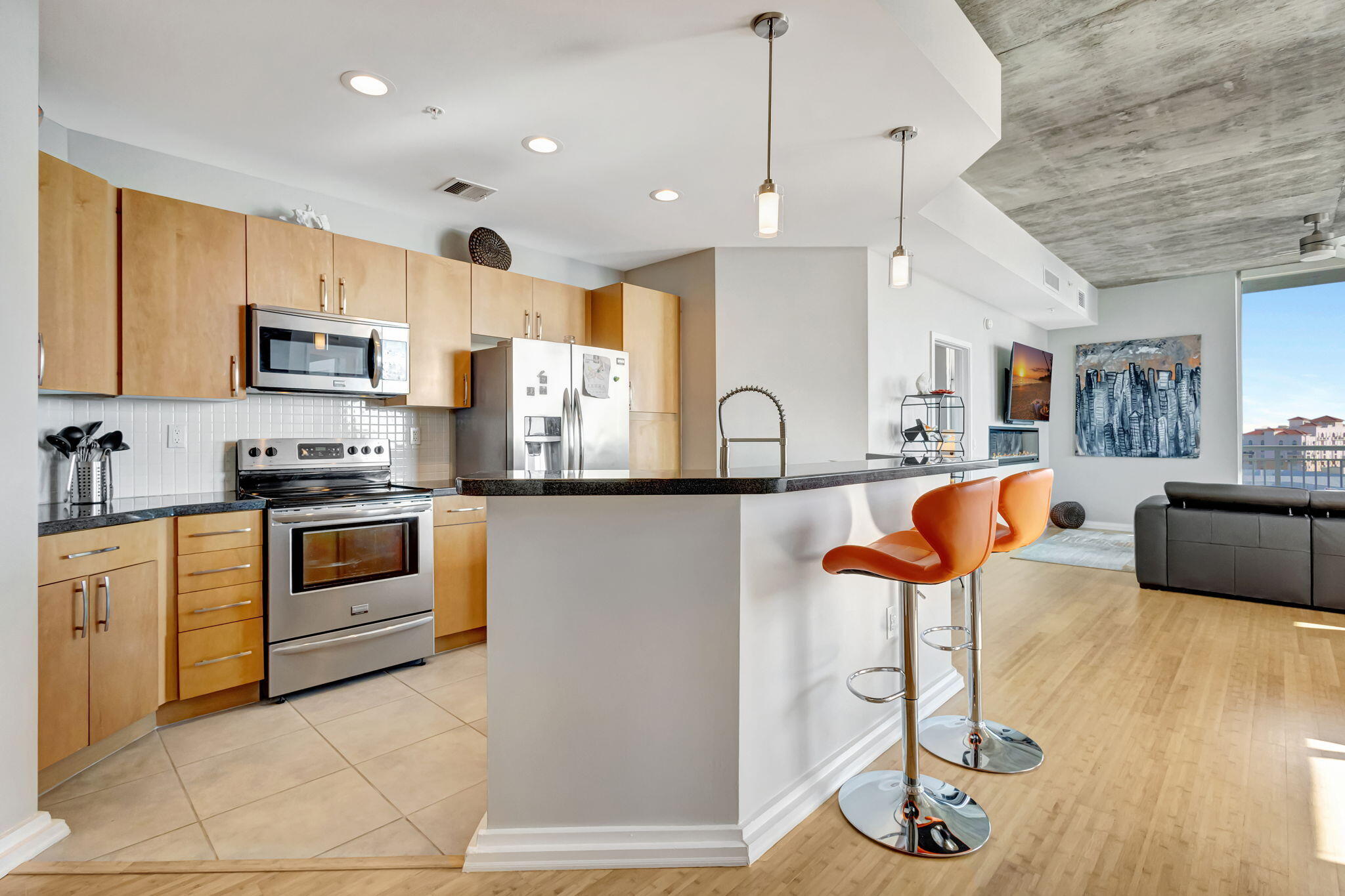 300 S Australian 1513 Avenue 1513