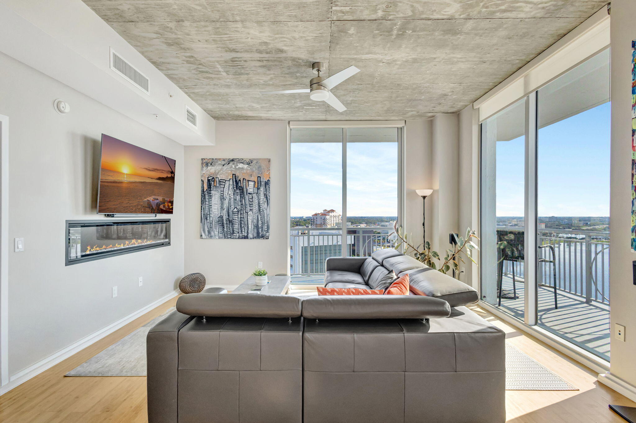 300 S Australian 1513 Avenue 1513