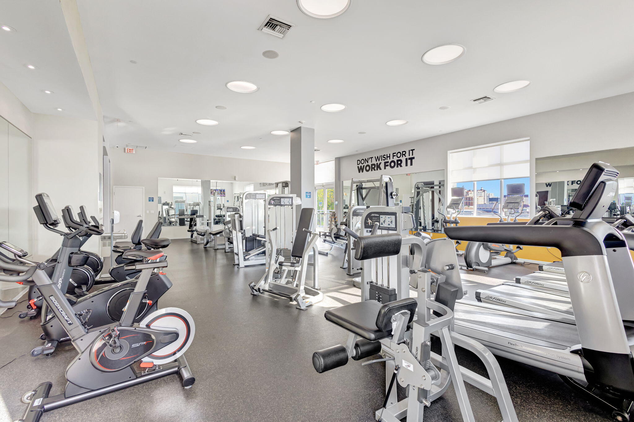 300 S Australian 1513 Avenue 1513