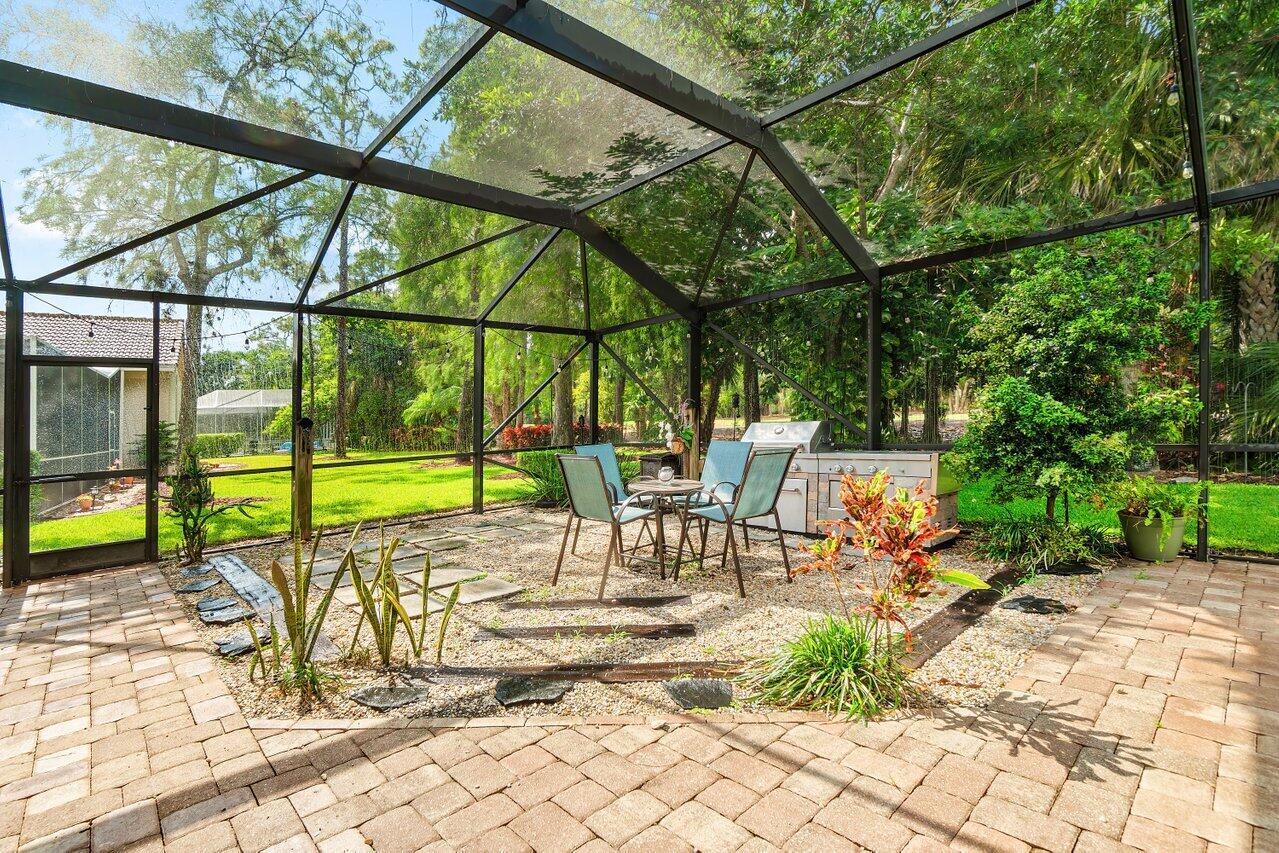 600 Cypress Green Circle