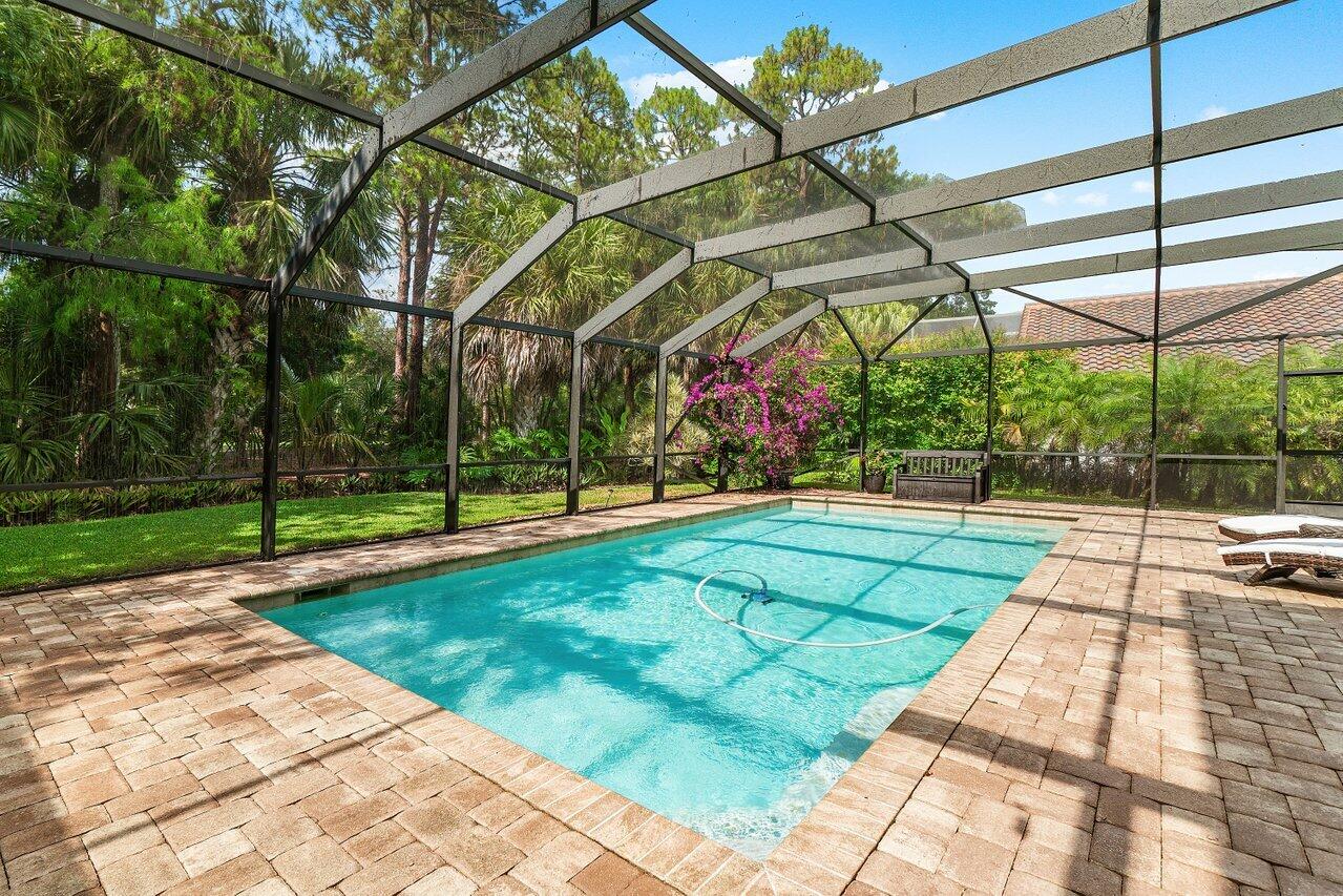 600 Cypress Green Circle
