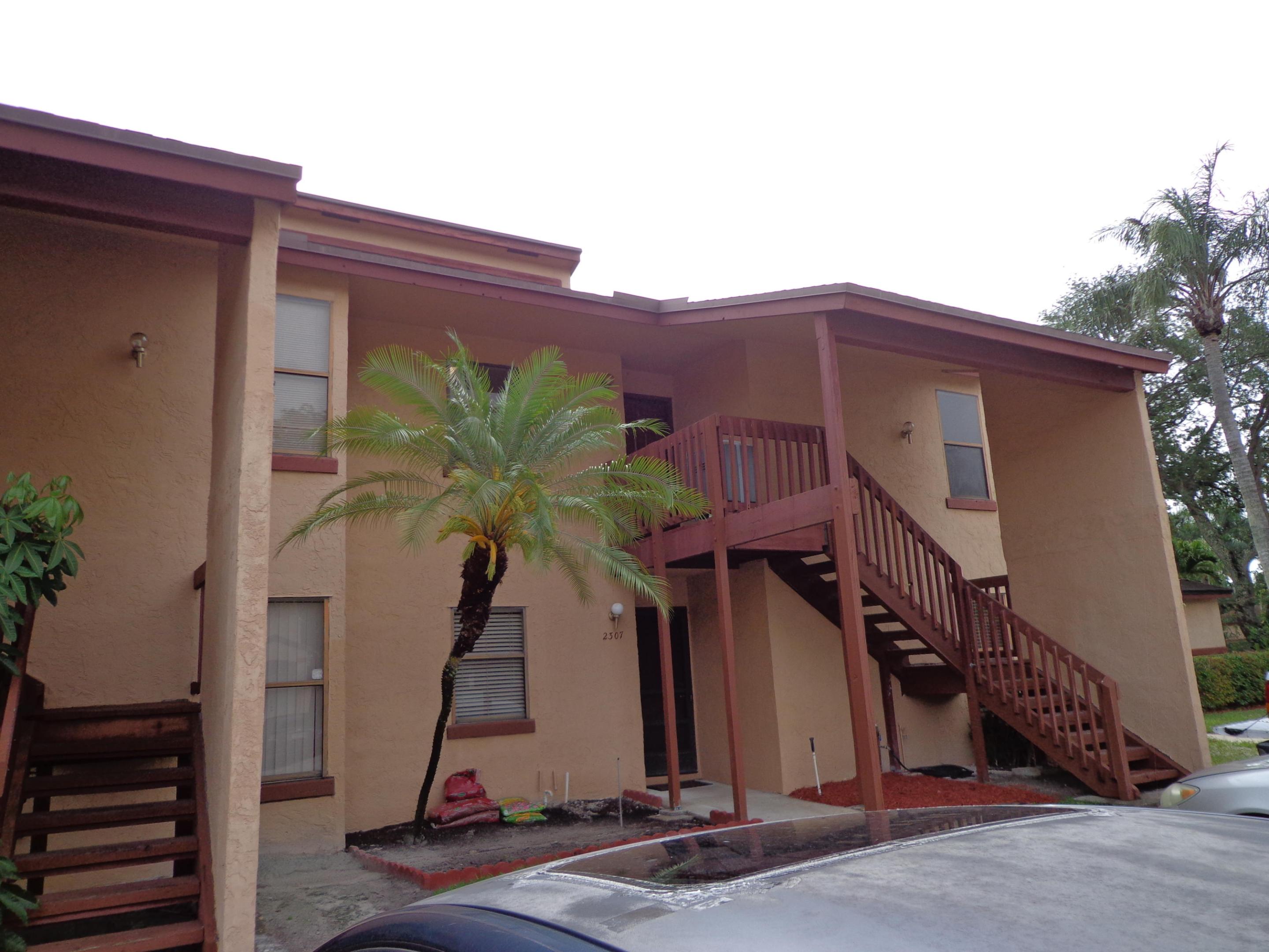 2306 Lakeview Drive W