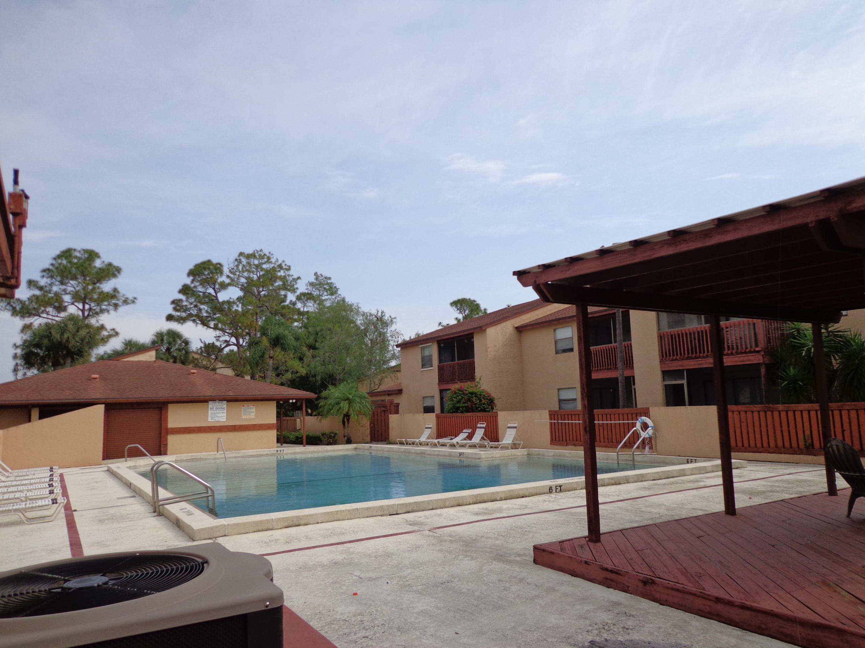 2306 Lakeview Drive W