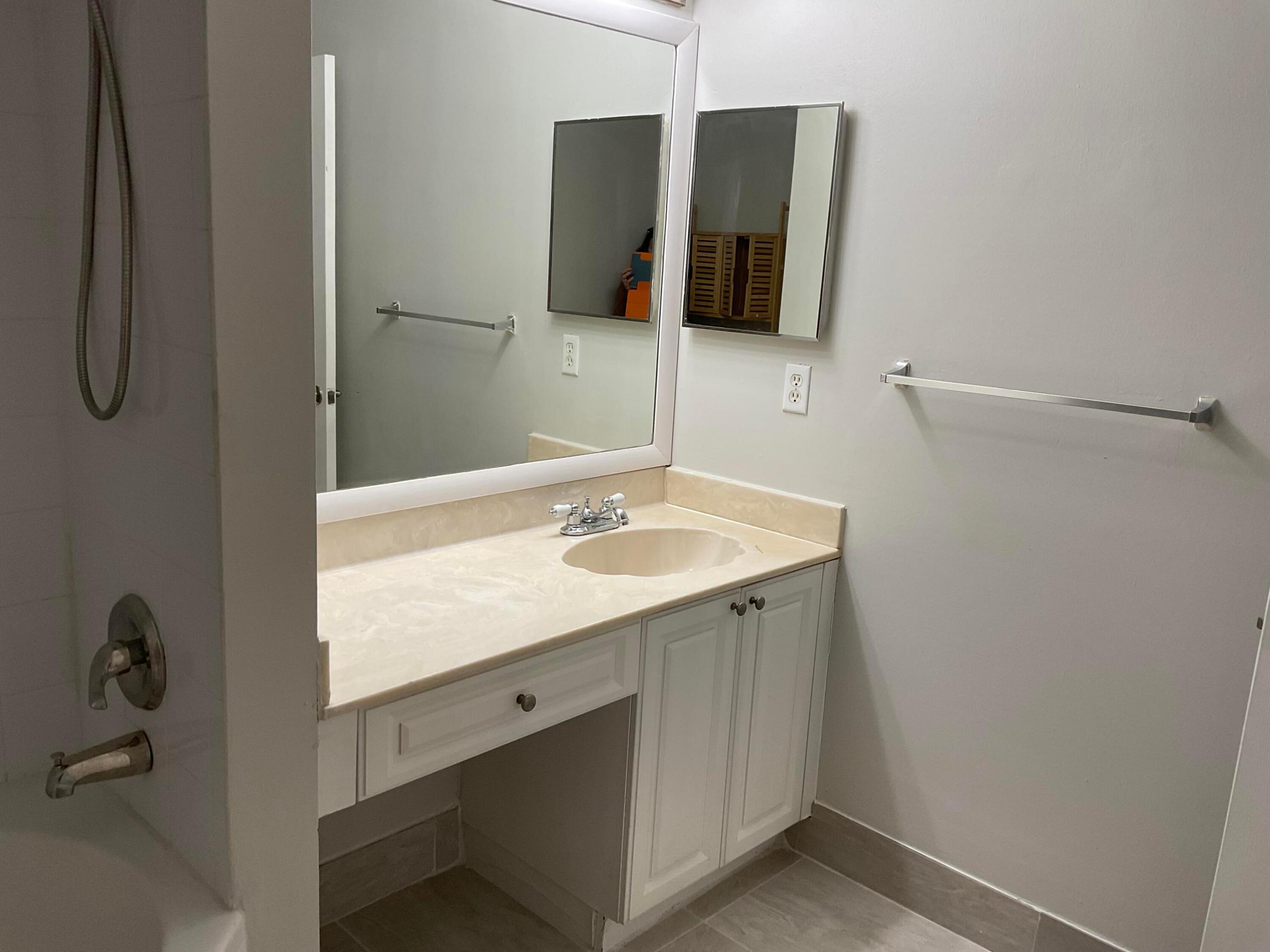 2080 Greenview Shores Boulevard Apt 408