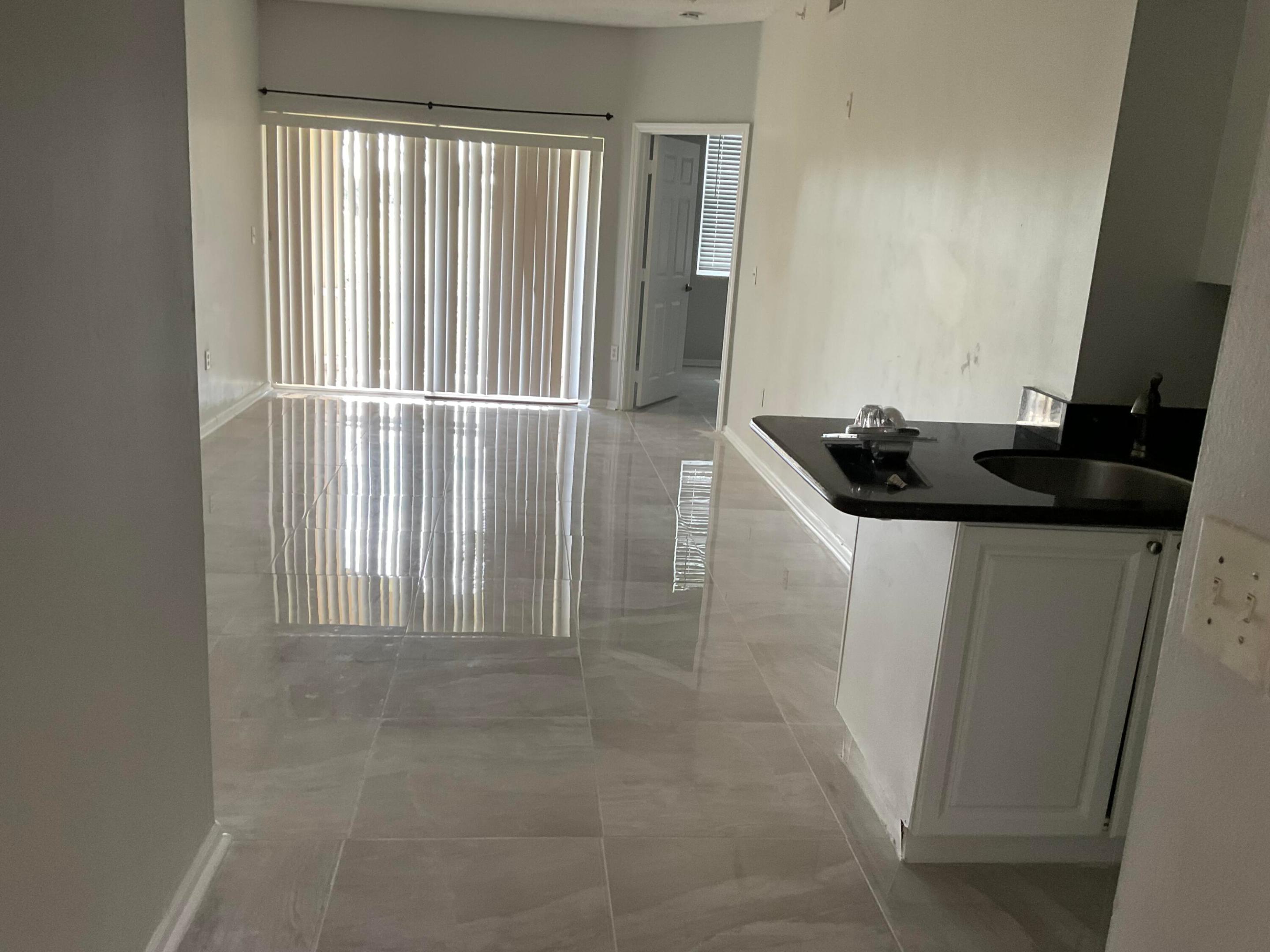 2080 Greenview Shores Boulevard Apt 408
