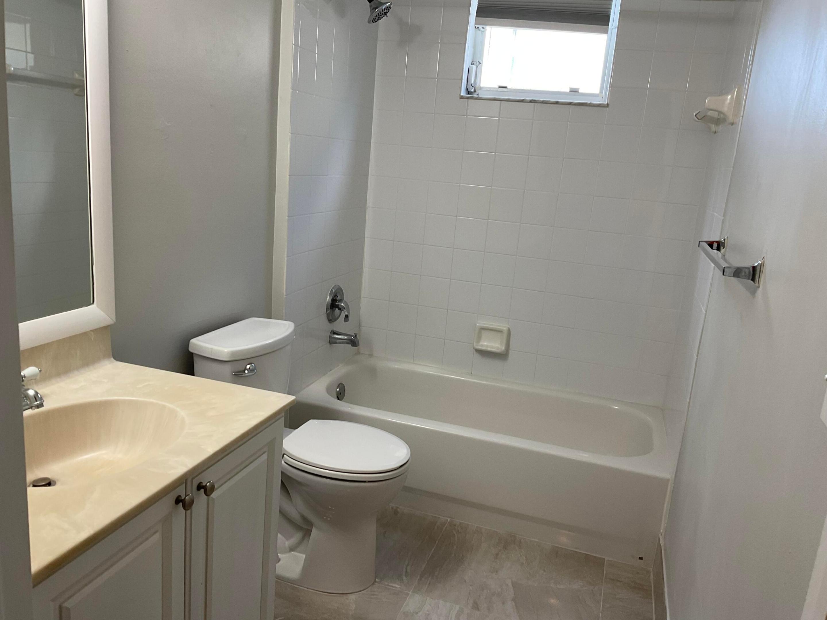 2080 Greenview Shores Boulevard Apt 408