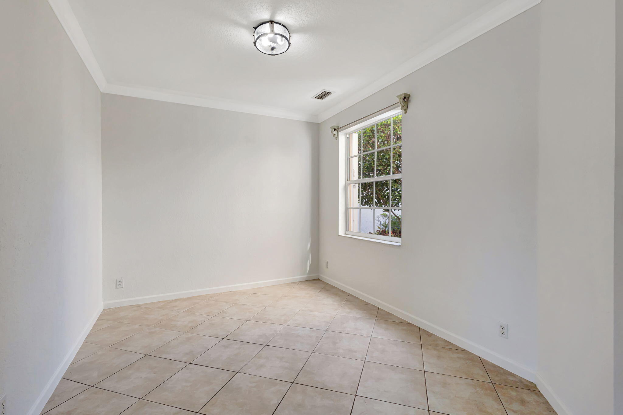 119 Canterbury Place