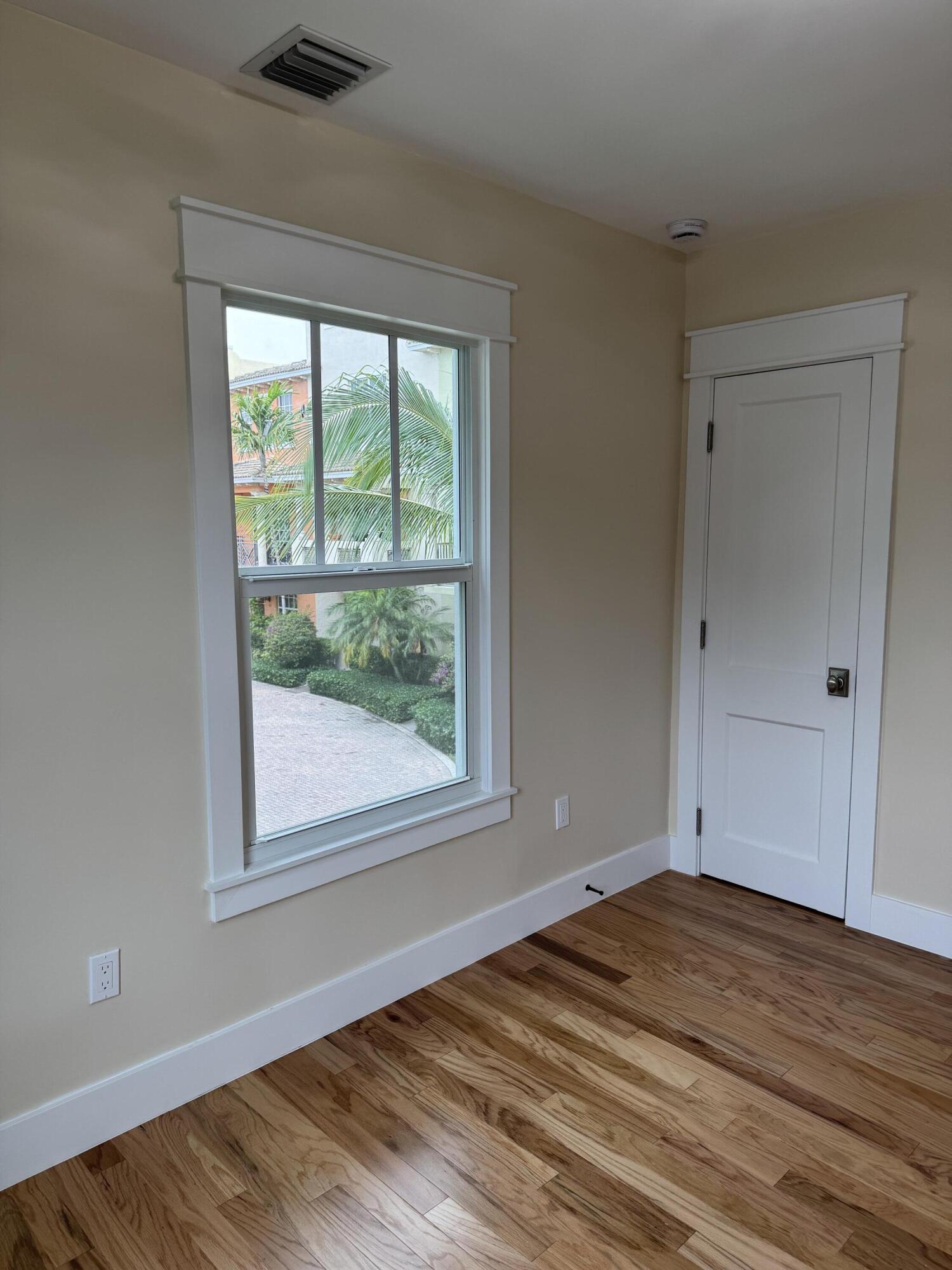 231 N L Street 3