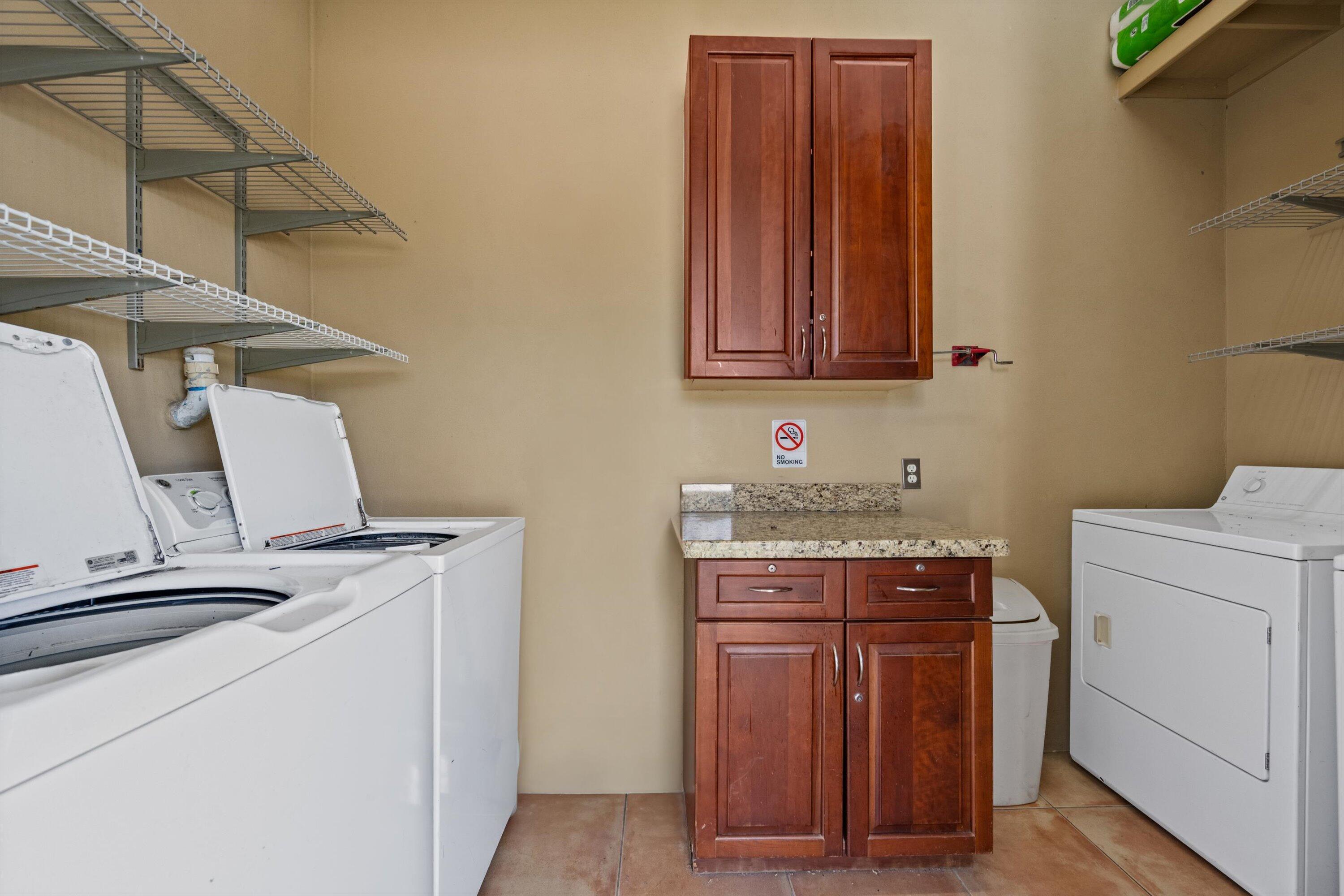 14596 Belmont Trace Barn