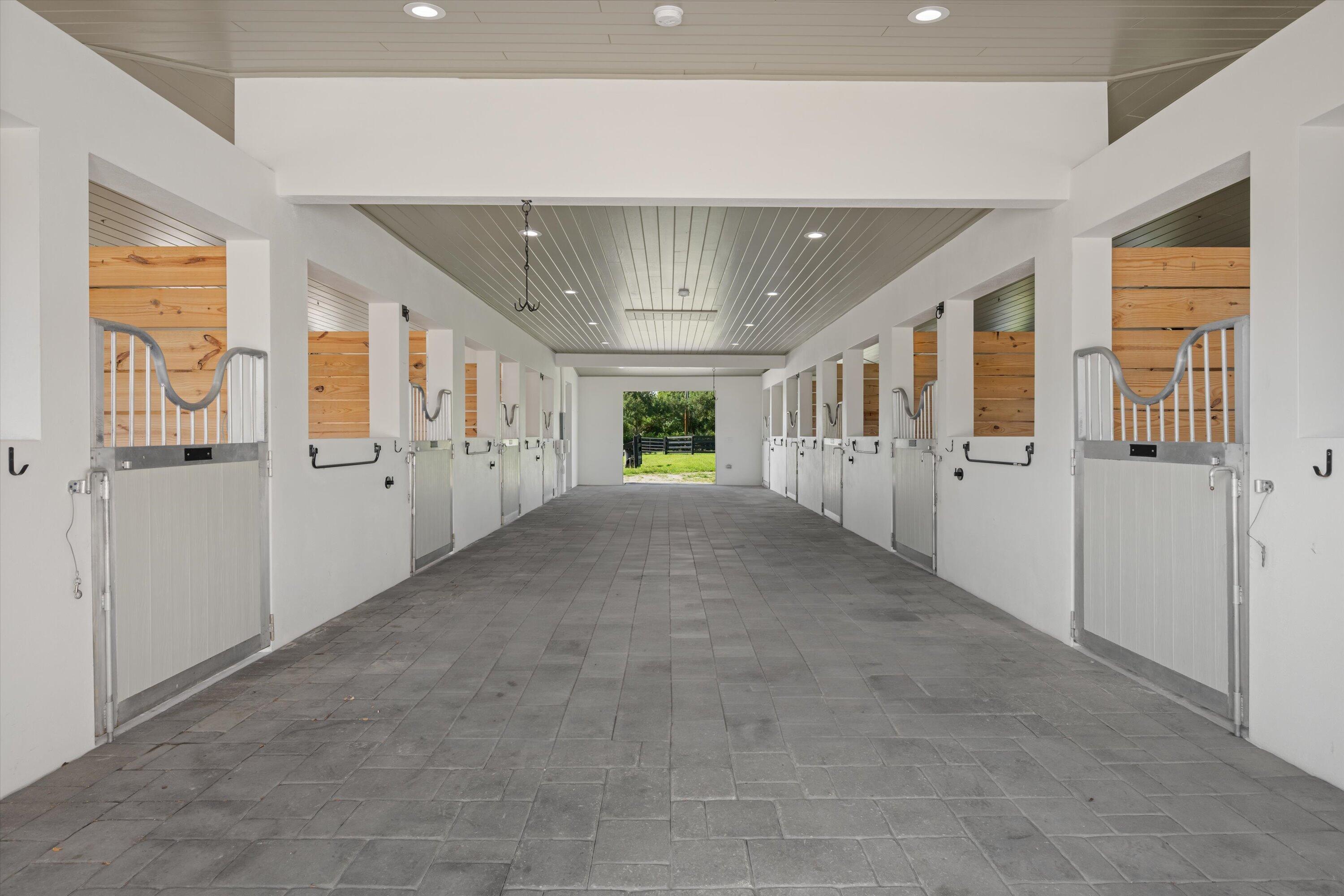 14596 Belmont Trace Barn