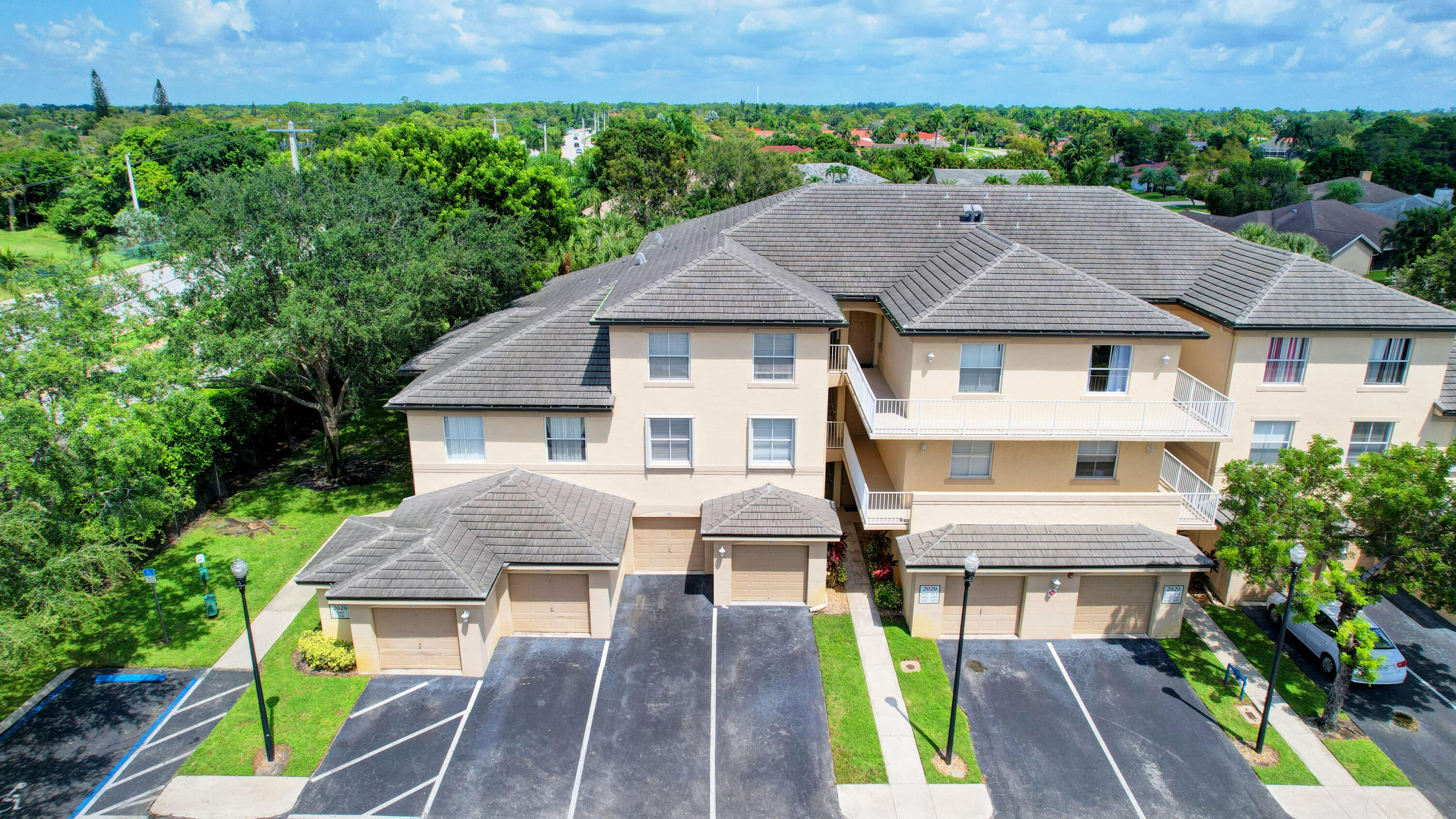 2020 Greenview Shores Boulevard 108