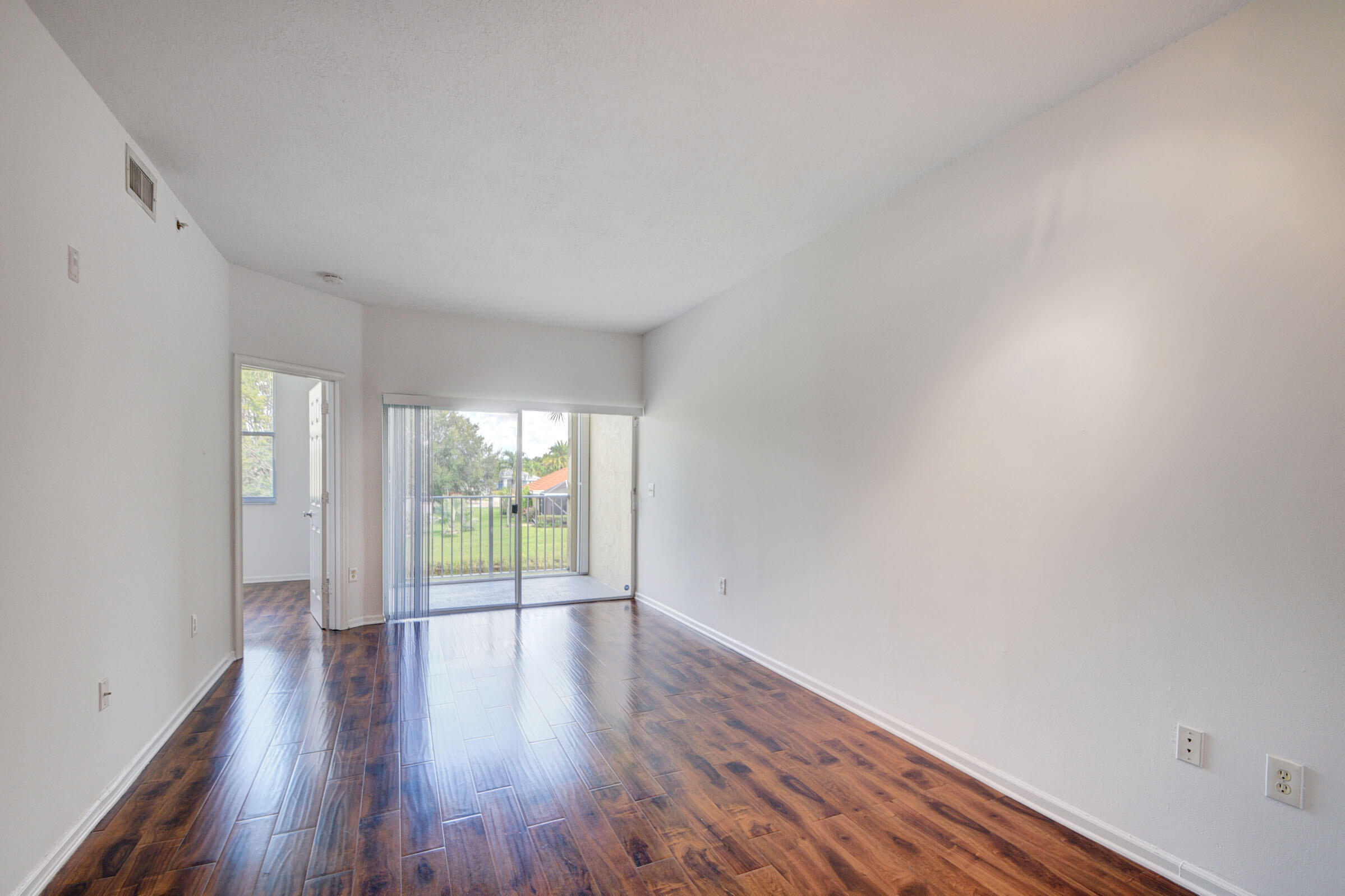 2020 Greenview Shores Boulevard 108