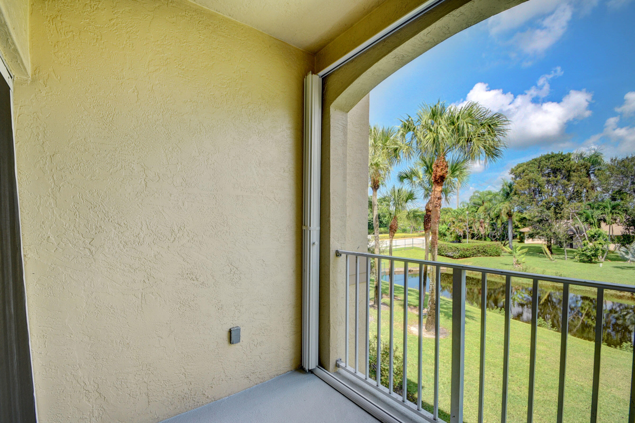 2020 Greenview Shores Boulevard 108