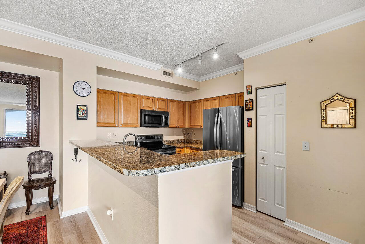 616 Clearwater Park Road 1206