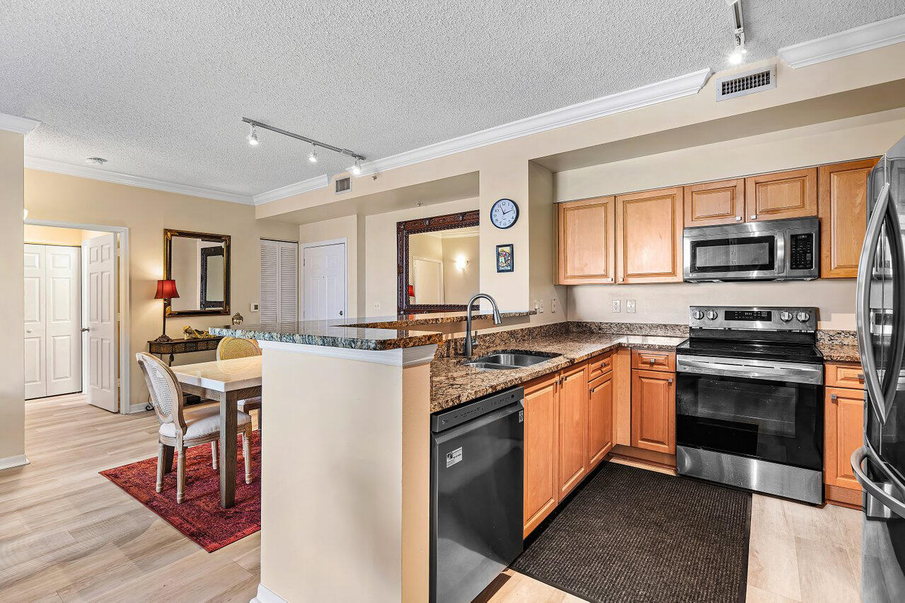 616 Clearwater Park Road 1206