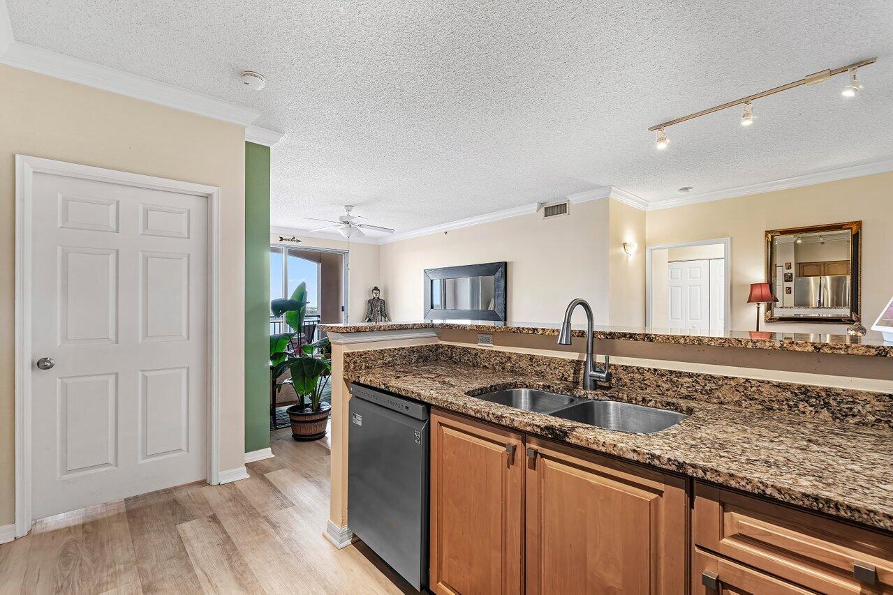 616 Clearwater Park Road 1206