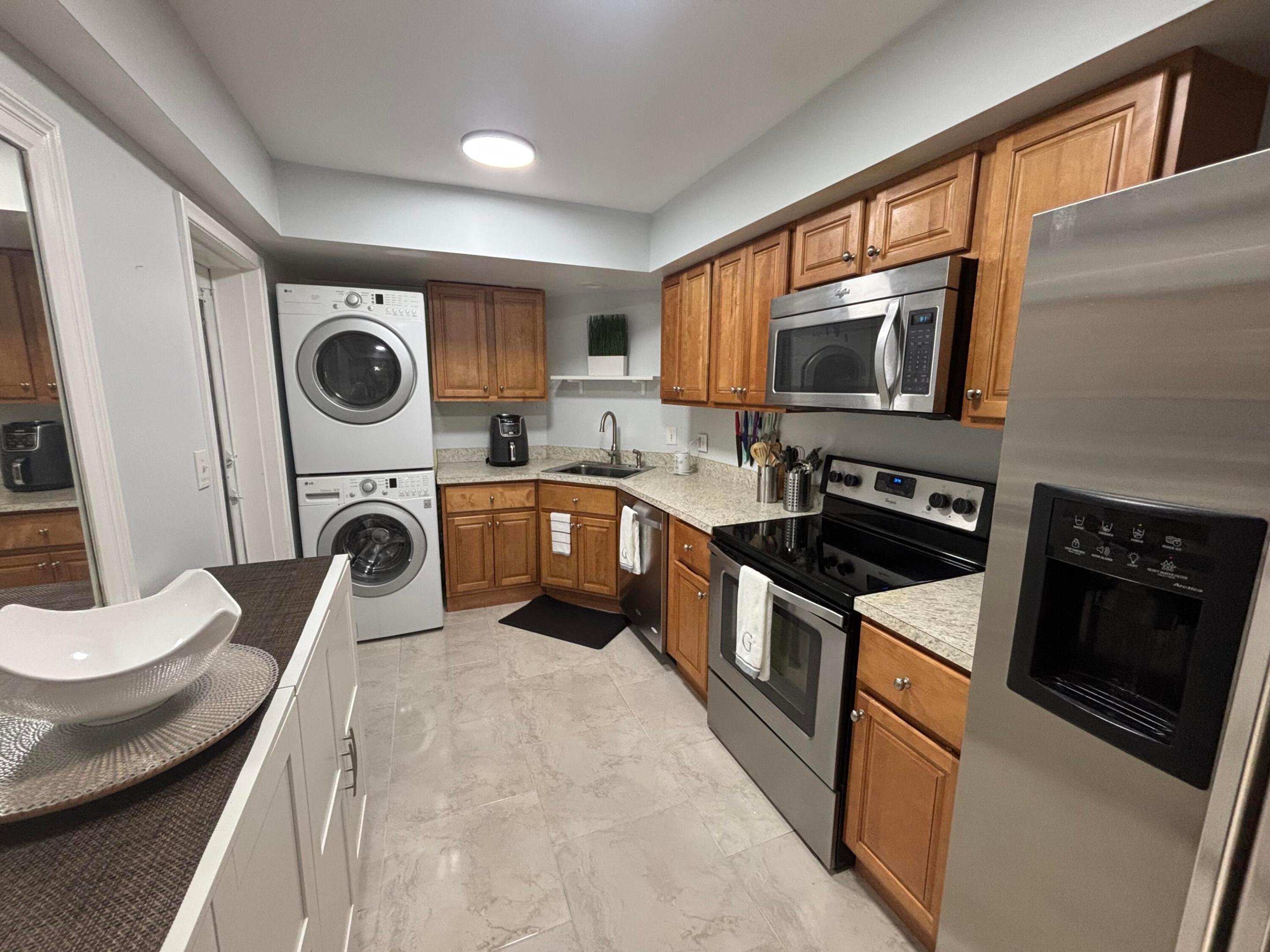 1705 Presidential Way N B101