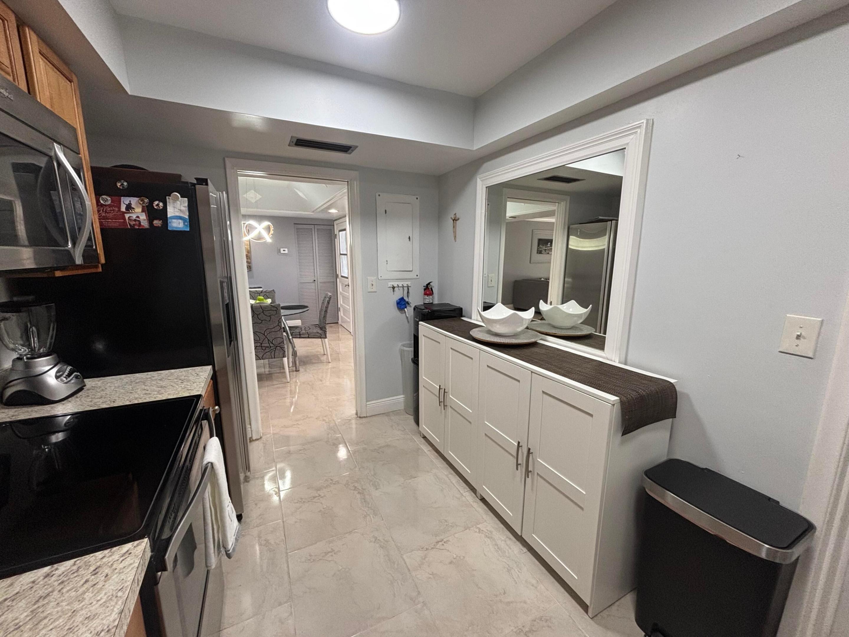 1705 Presidential Way N B101