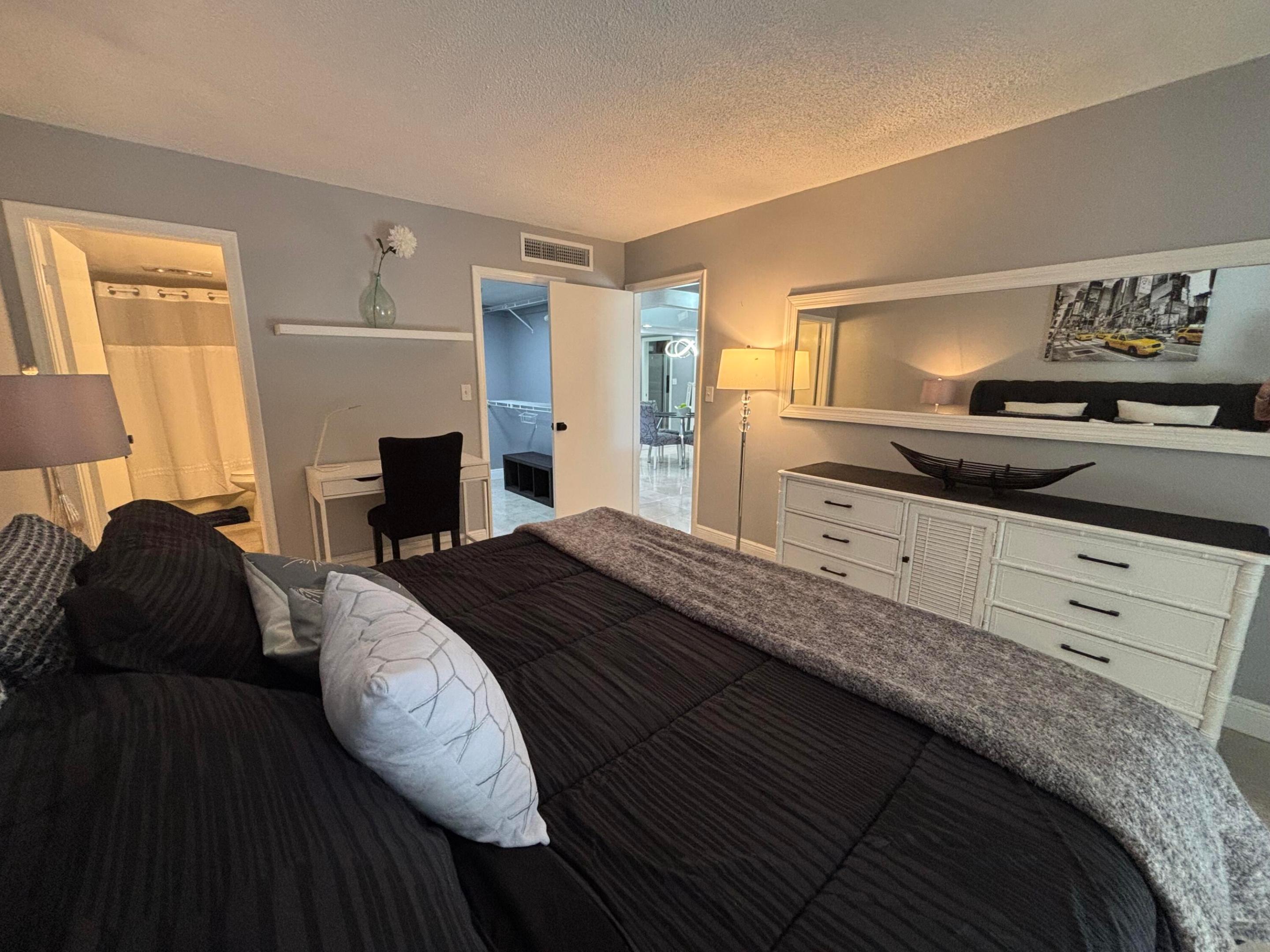 1705 Presidential Way N B101