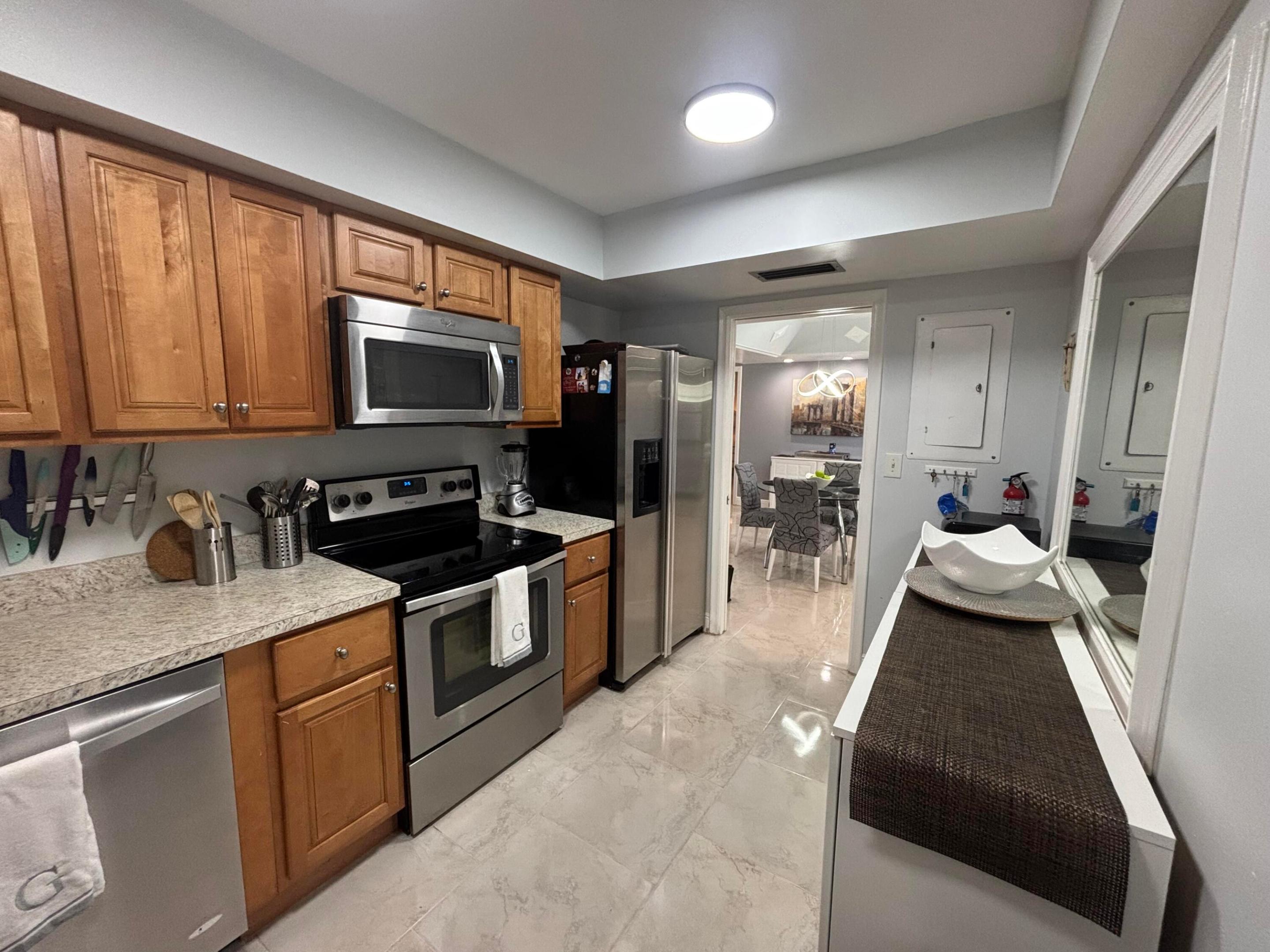 1705 Presidential Way N B101