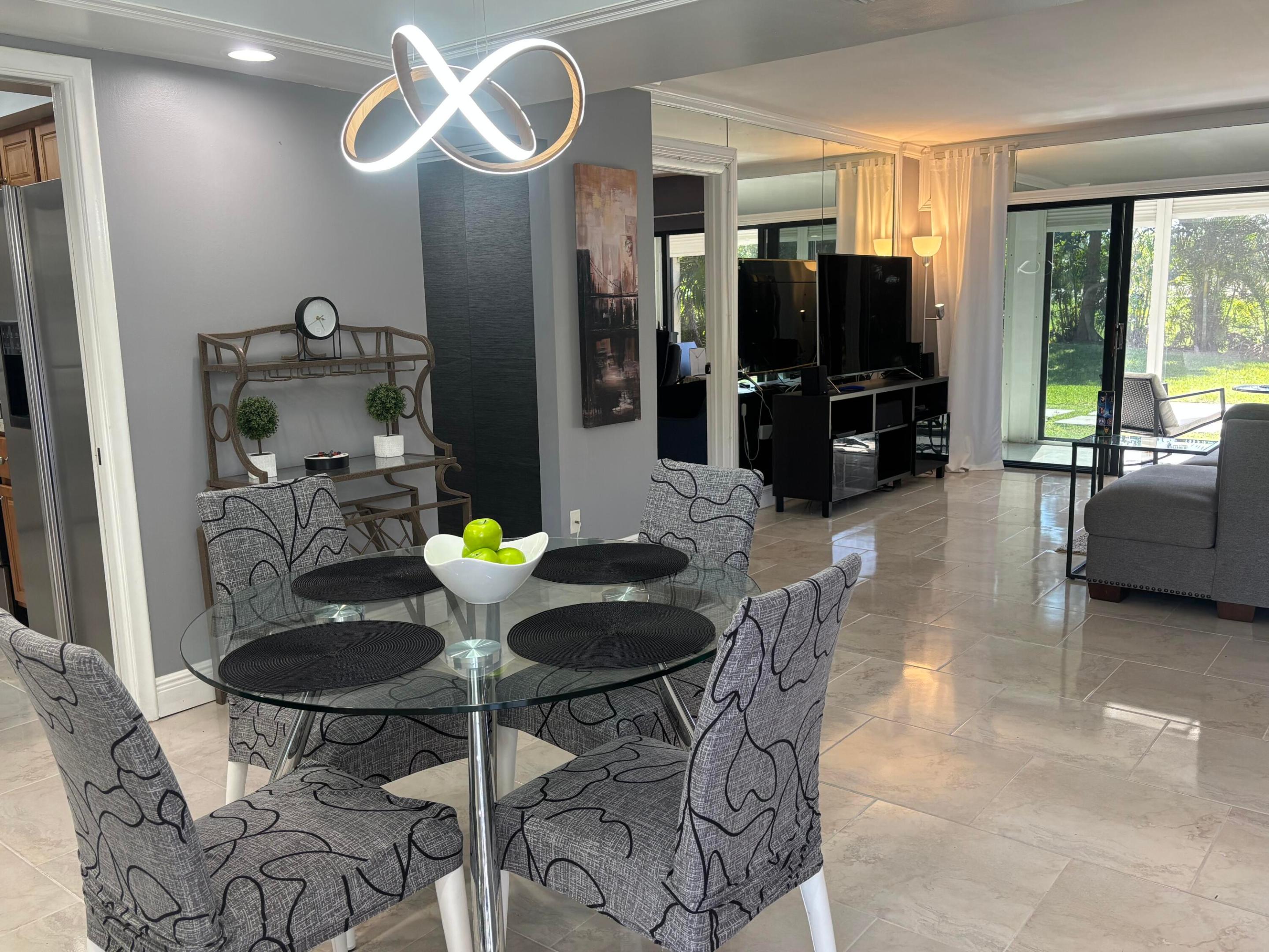 1705 Presidential Way N B101