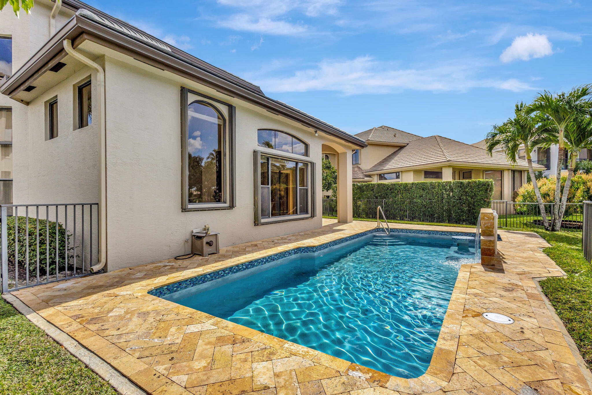 3553 Collonade Drive