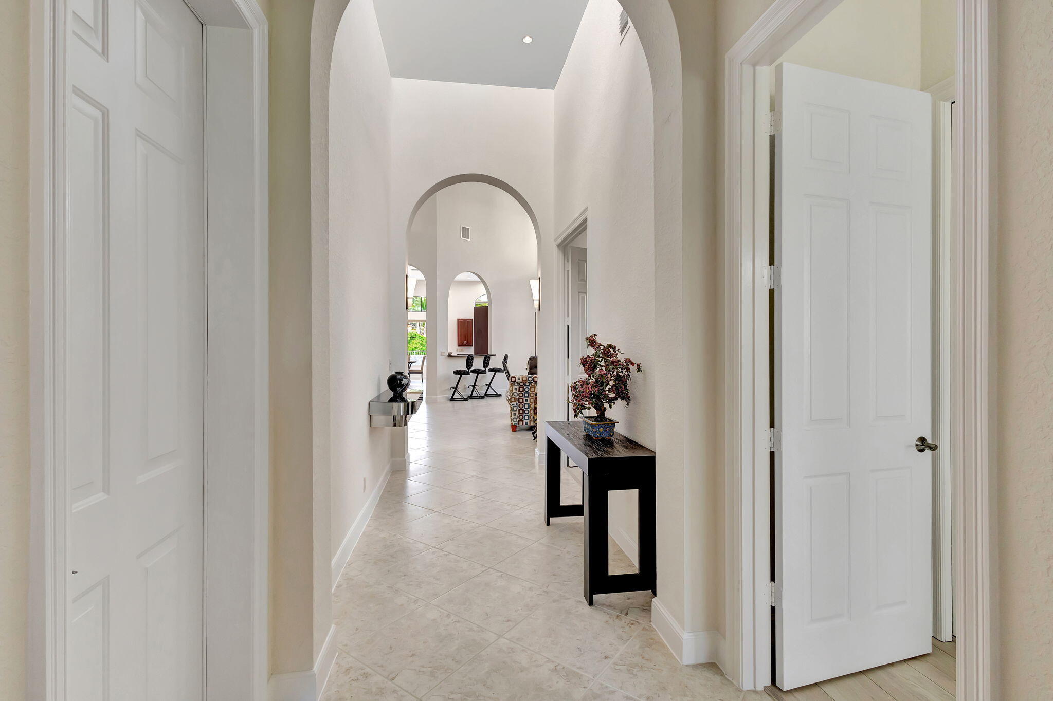 3553 Collonade Drive