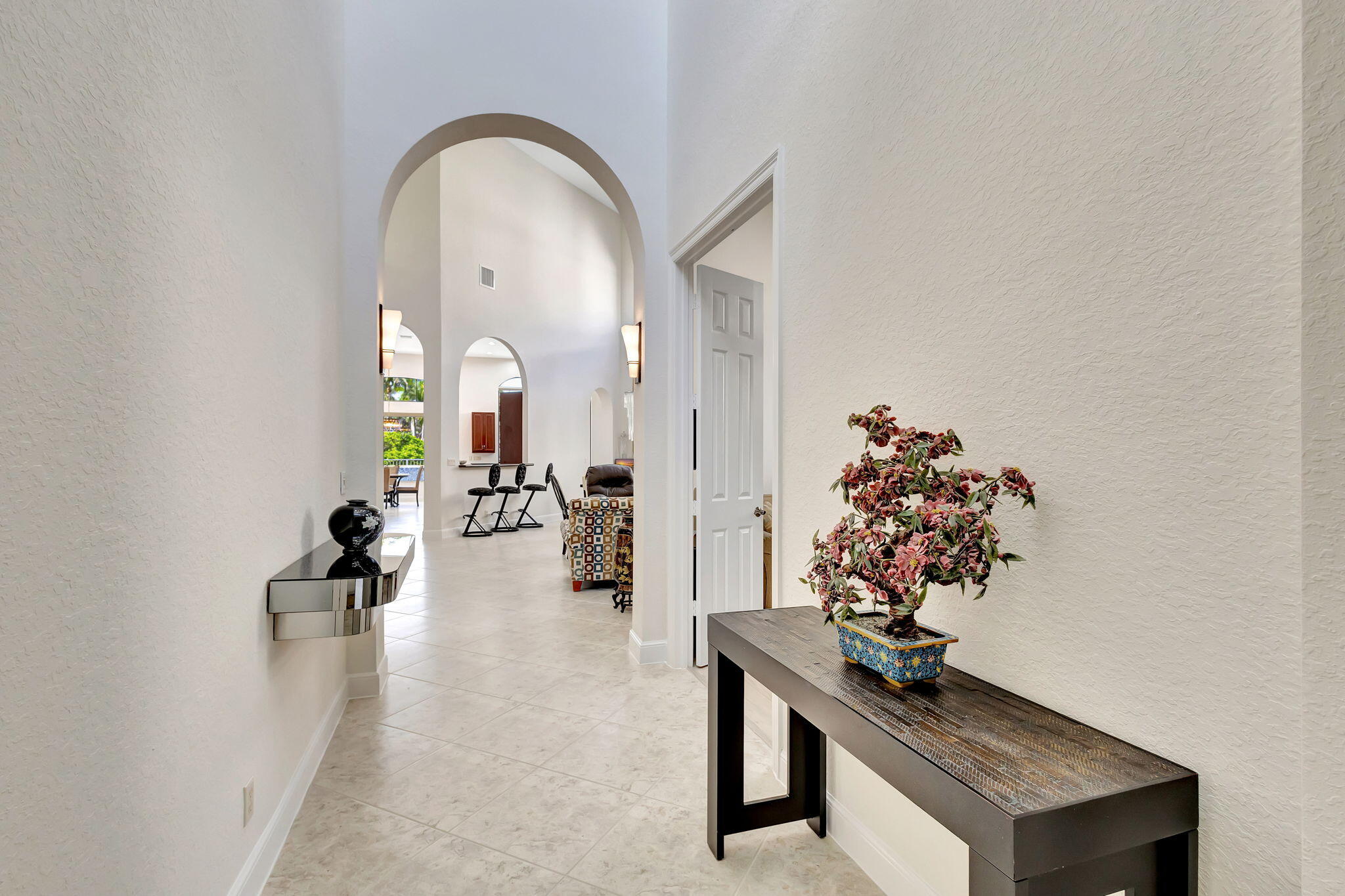 3553 Collonade Drive
