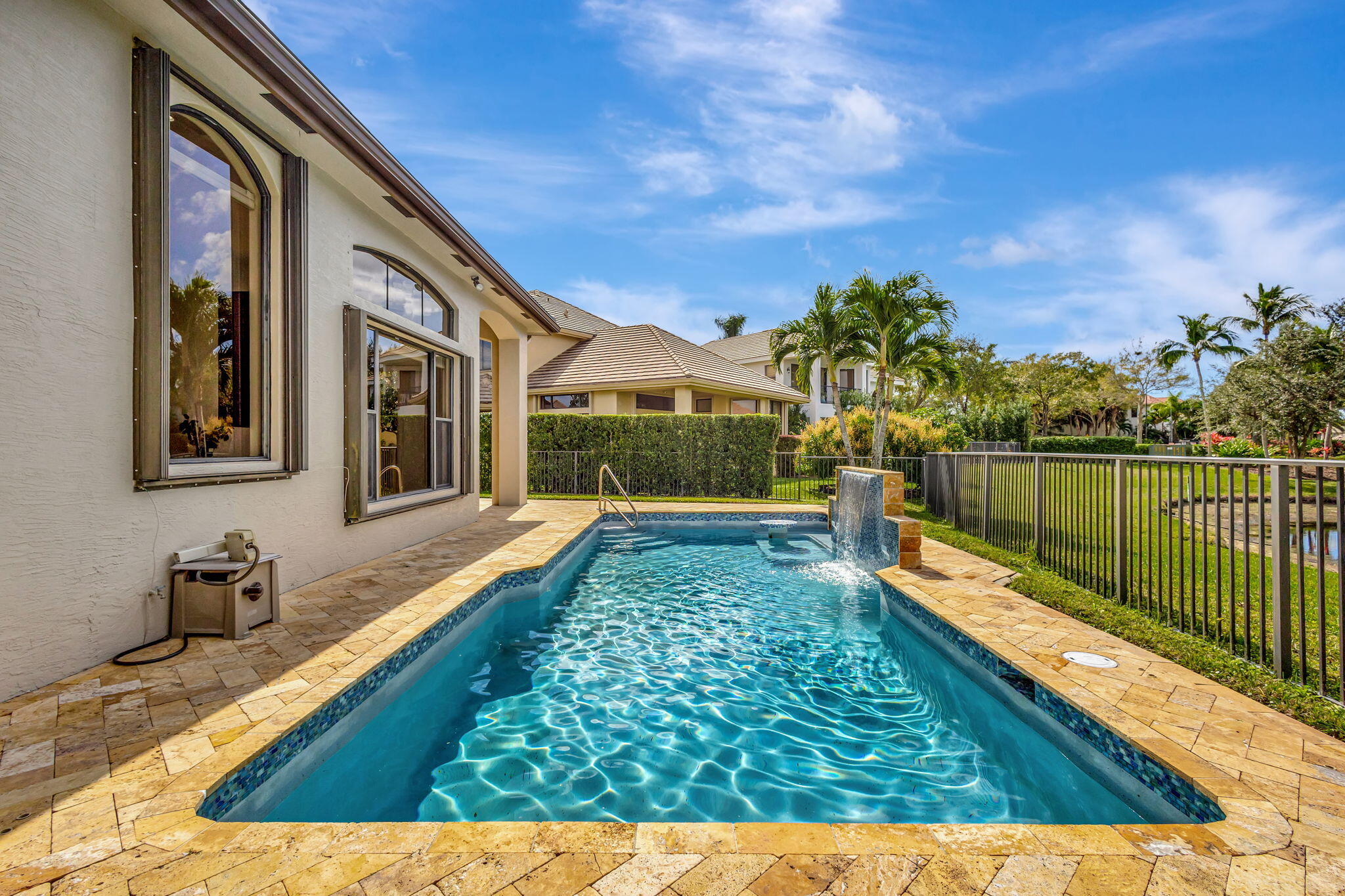 3553 Collonade Drive