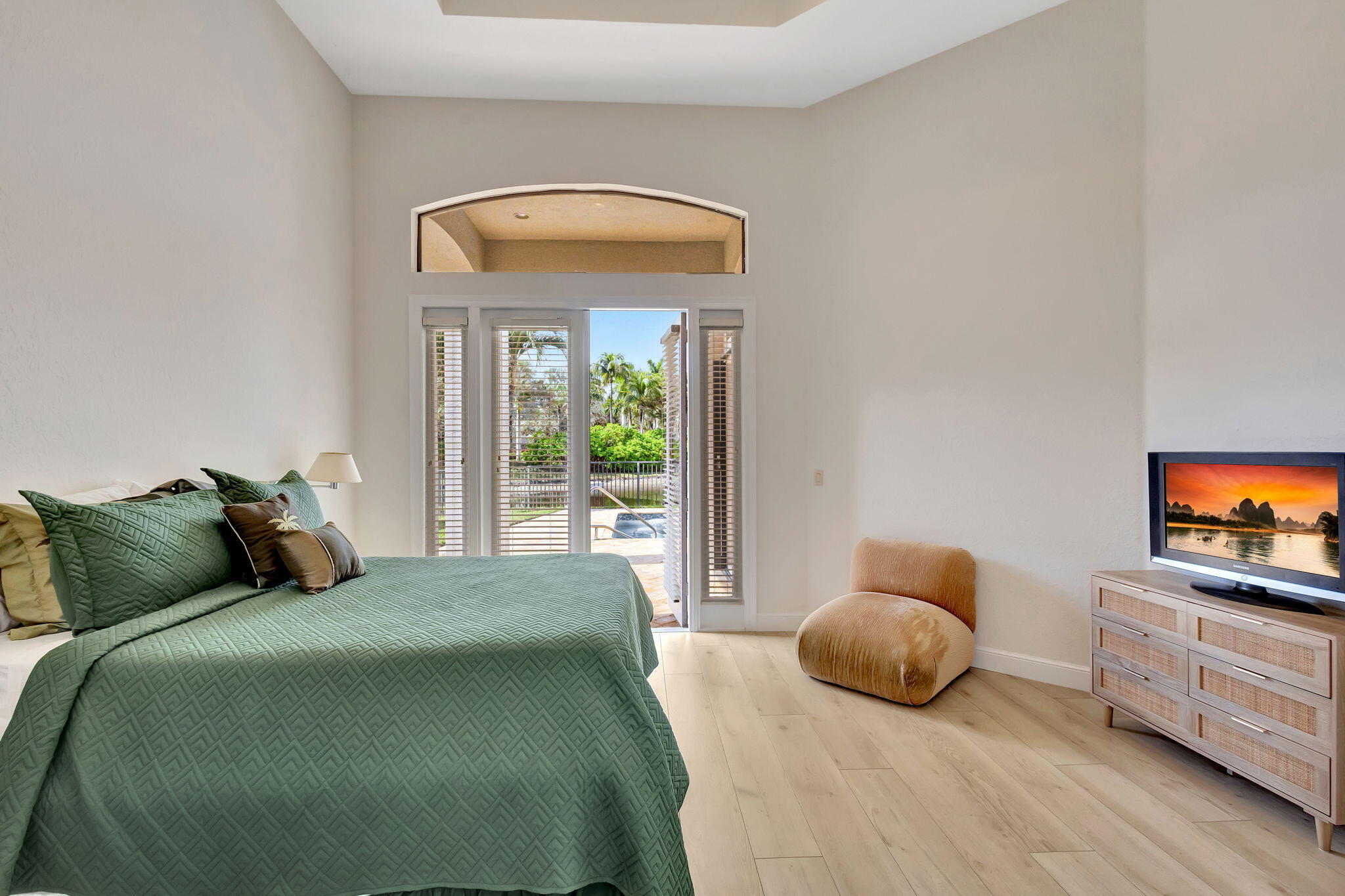 3553 Collonade Drive