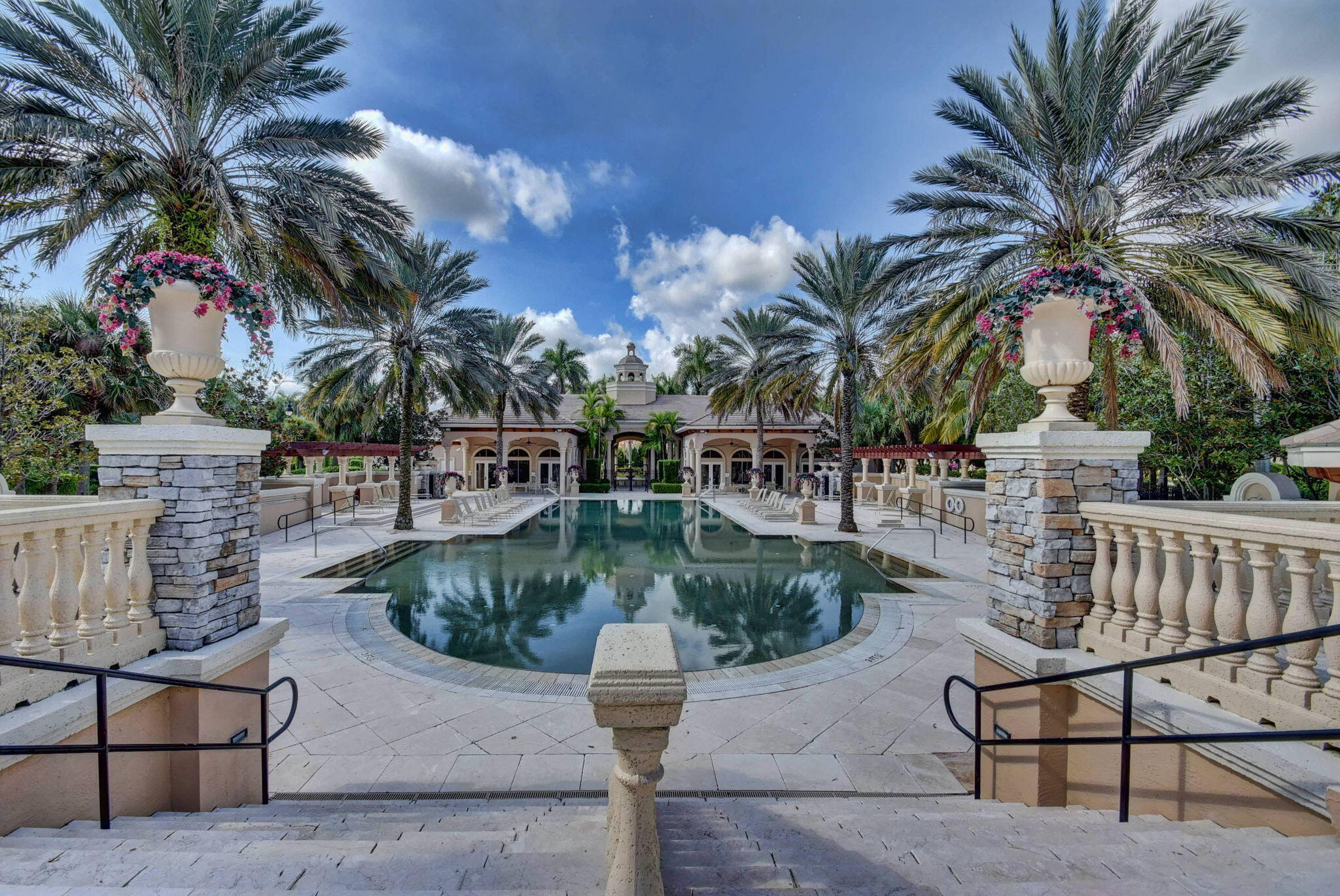 3553 Collonade Drive