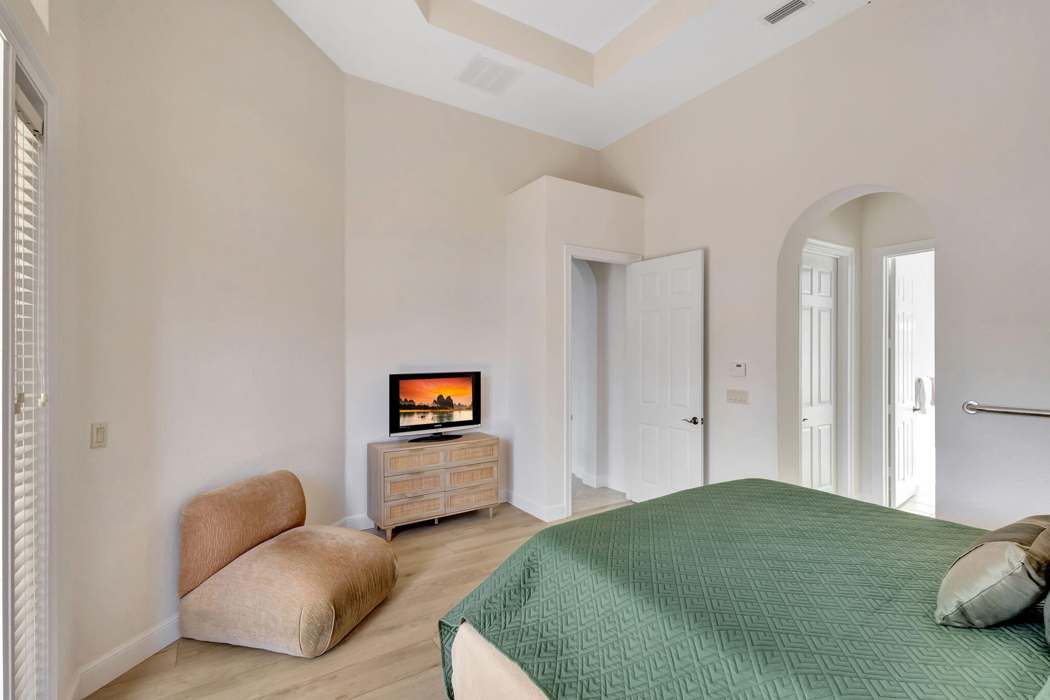 3553 Collonade Drive