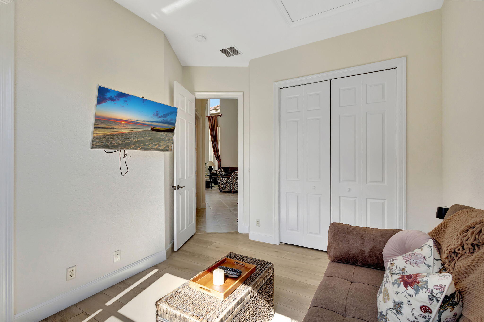 3553 Collonade Drive