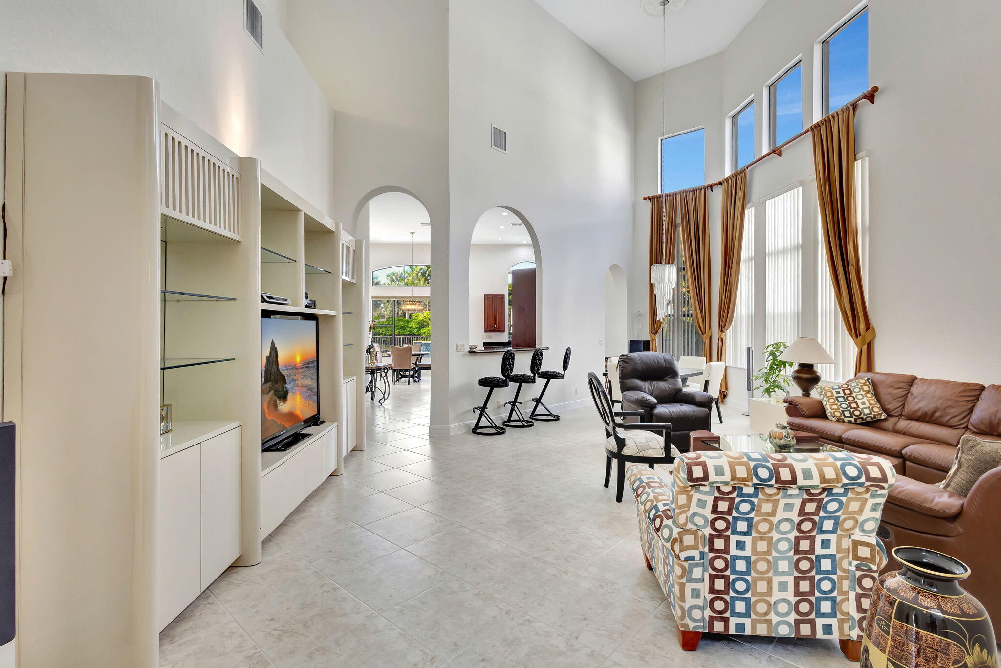 3553 Collonade Drive