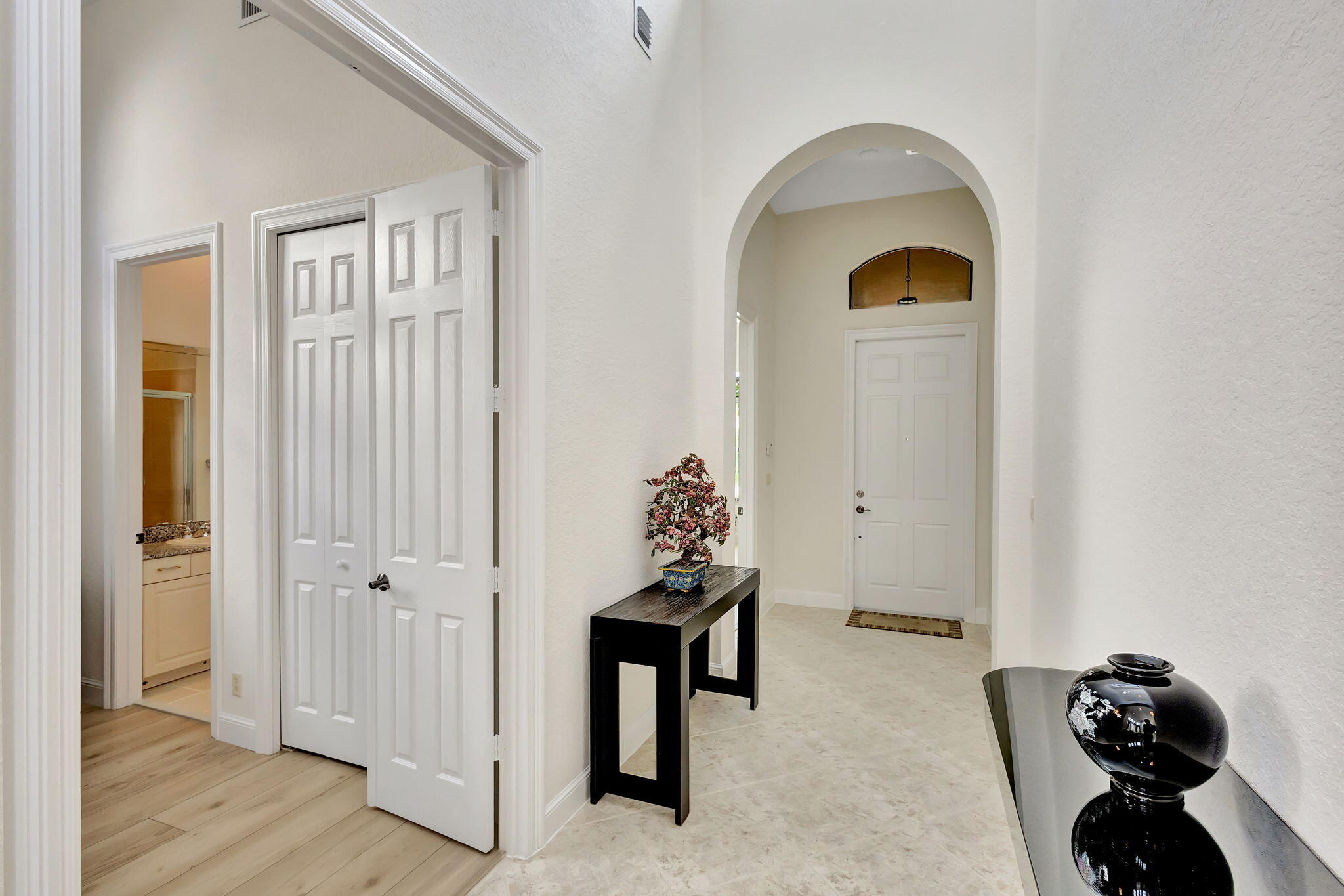 3553 Collonade Drive
