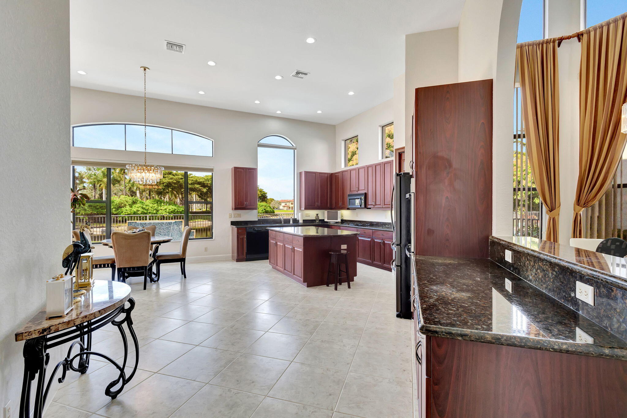 3553 Collonade Drive