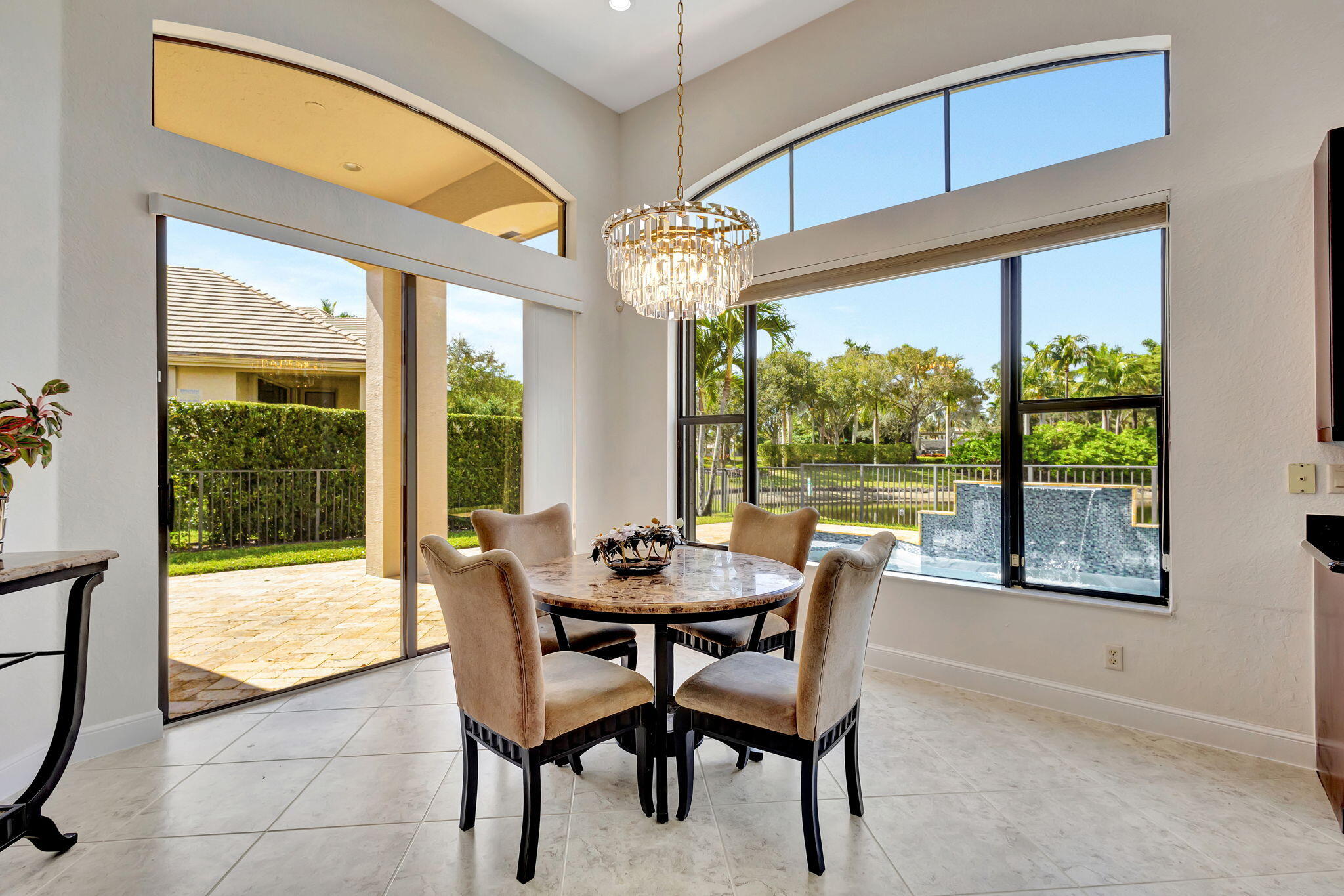 3553 Collonade Drive