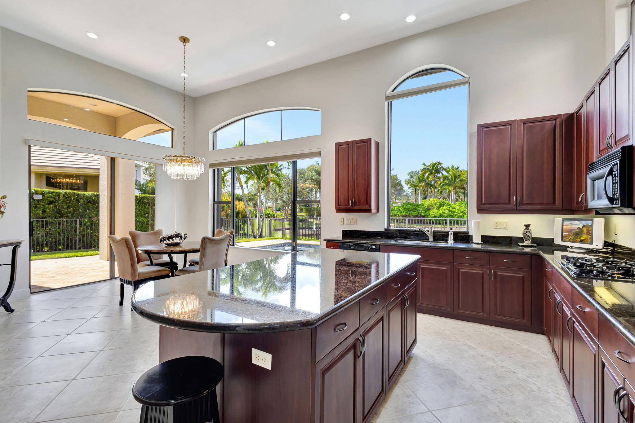 3553 Collonade Drive